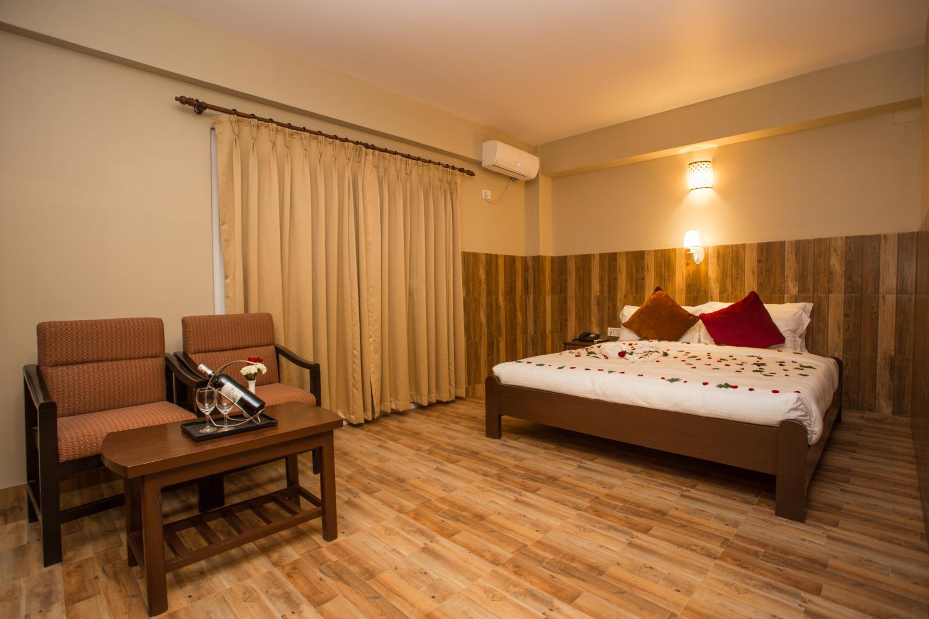Deluxe Double Room - Photo 16