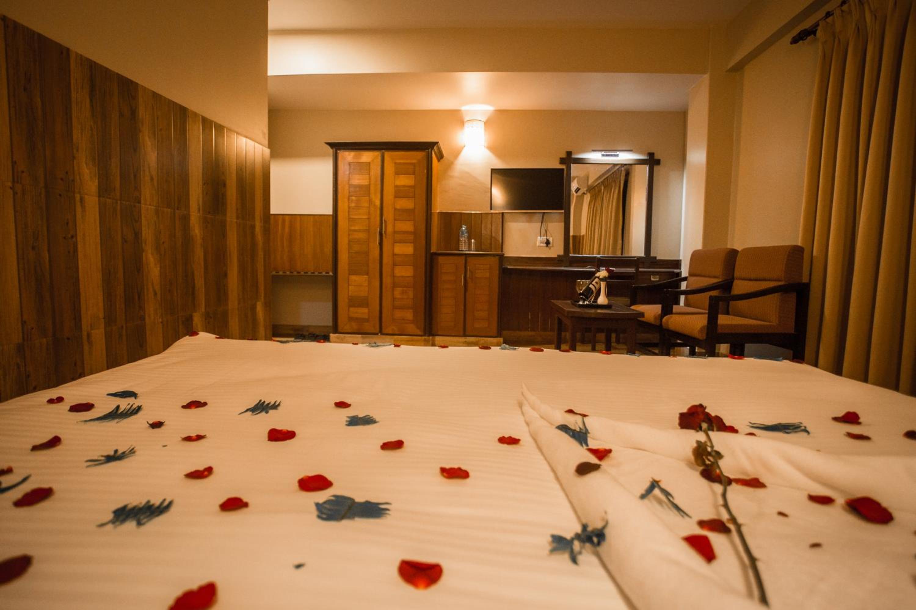 Deluxe Double Room - Photo 15