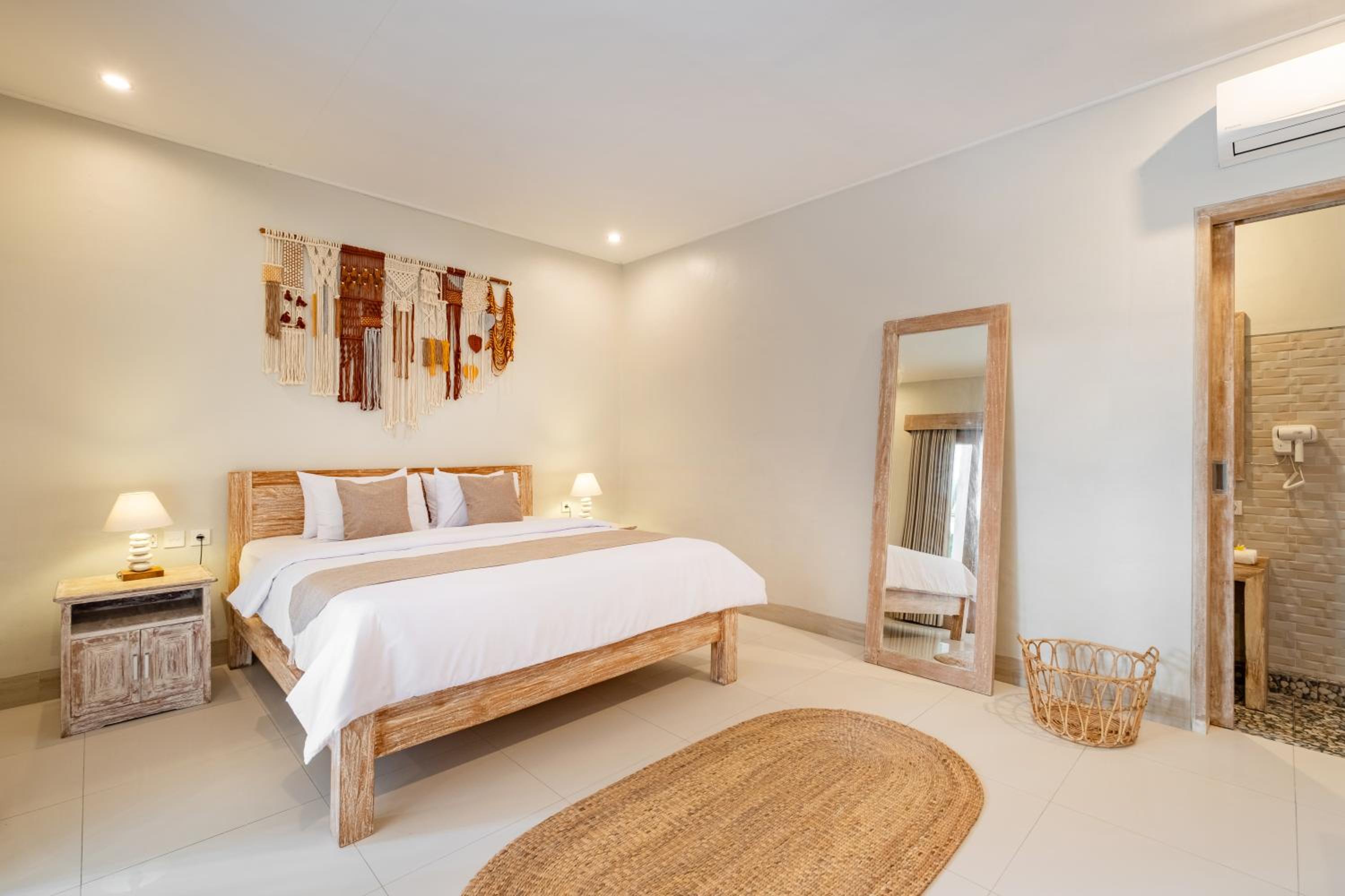 Two-Bedroom Villa - Photo 17