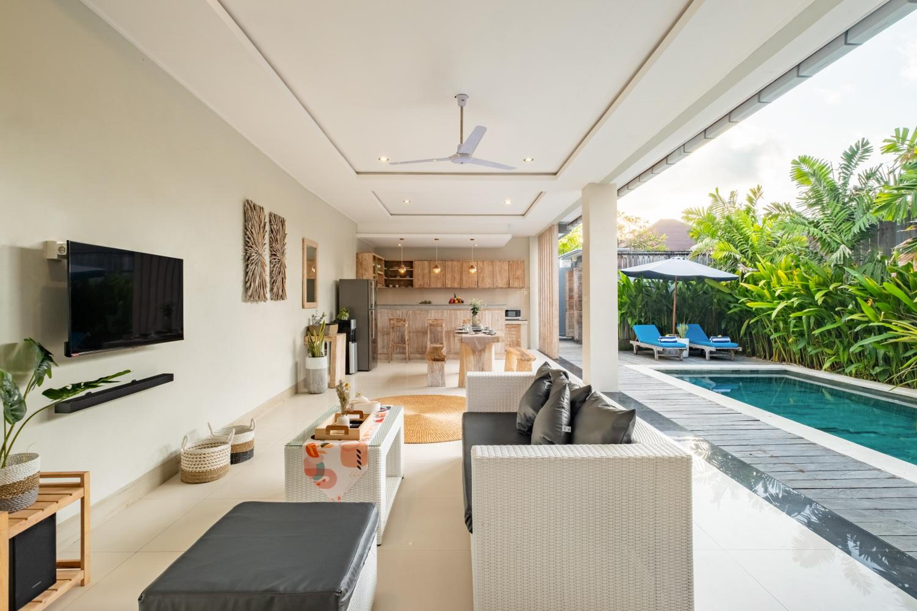 Two-Bedroom Villa - Photo 11