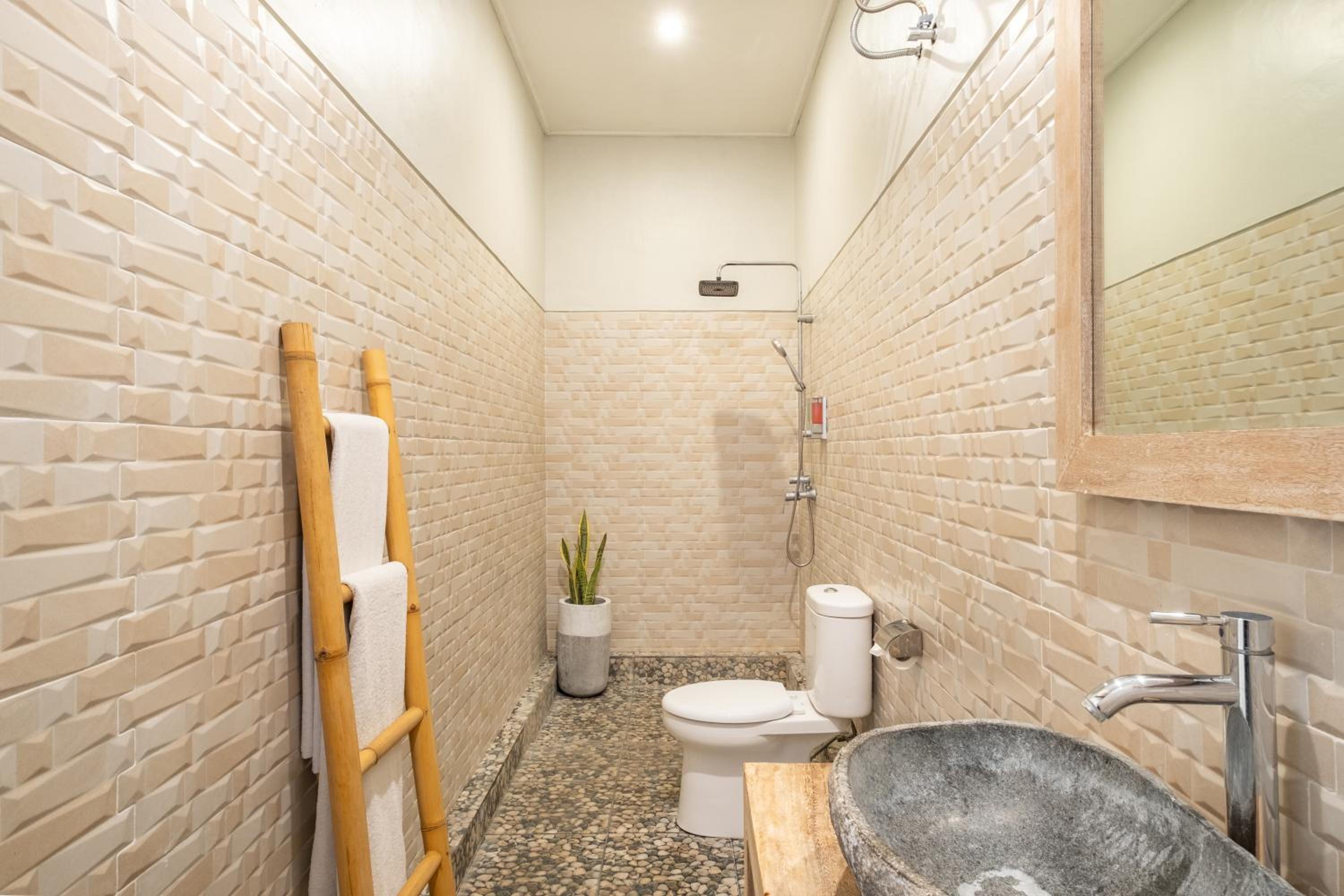 Two-Bedroom Villa - Photo 4