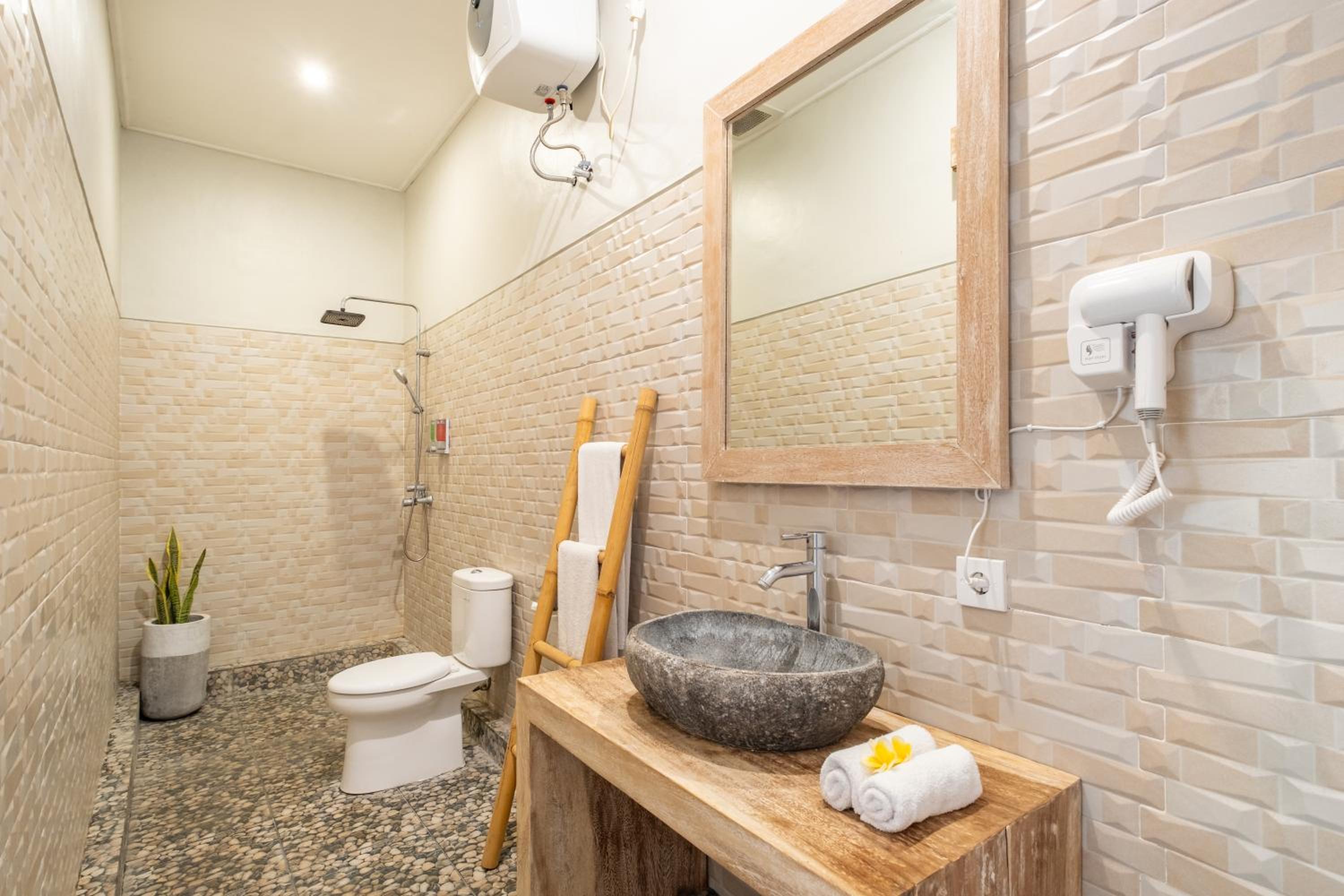 Two-Bedroom Villa - Photo 16