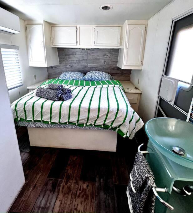 One-Bedroom House photo 2