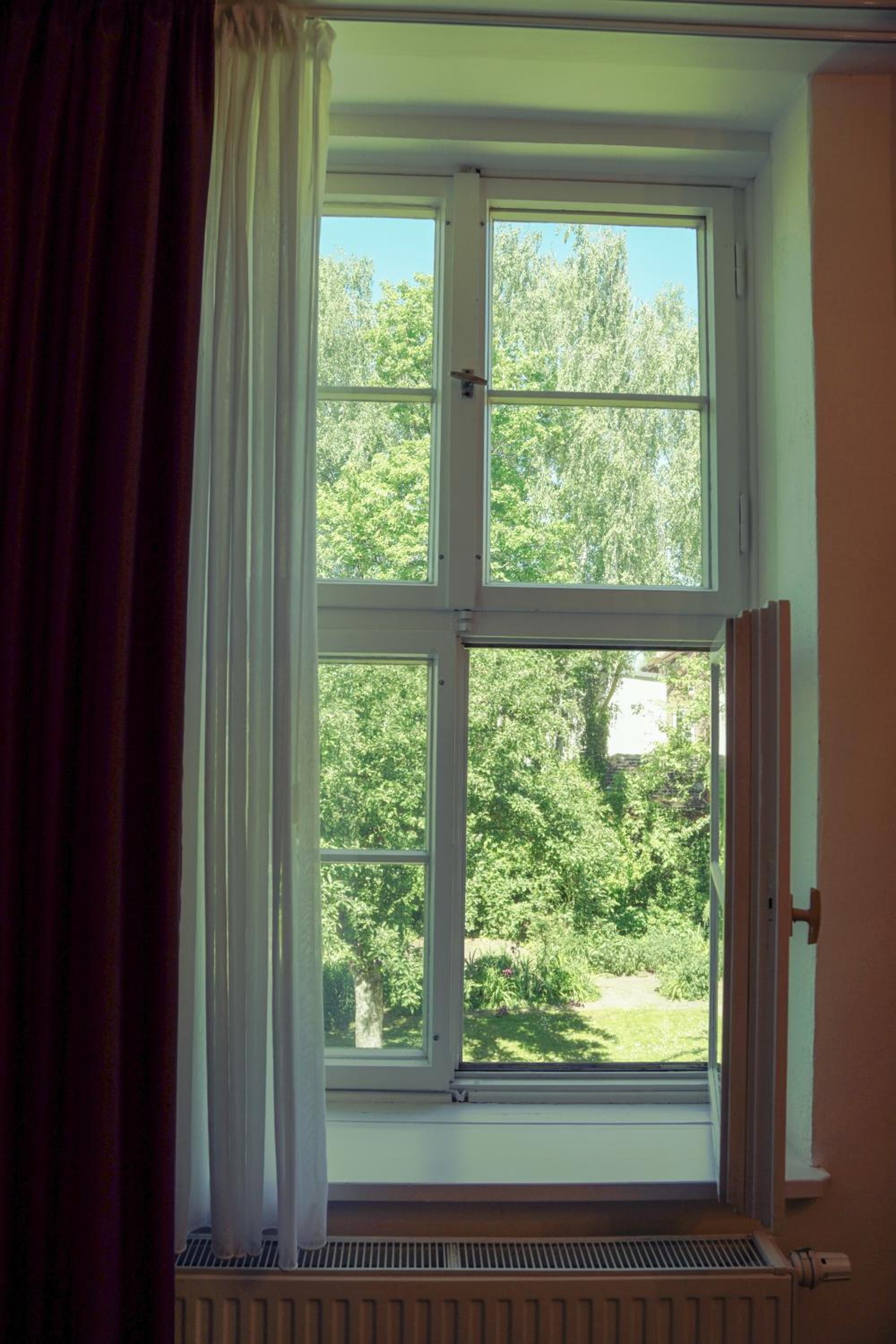 Apartment with City View photo 2
