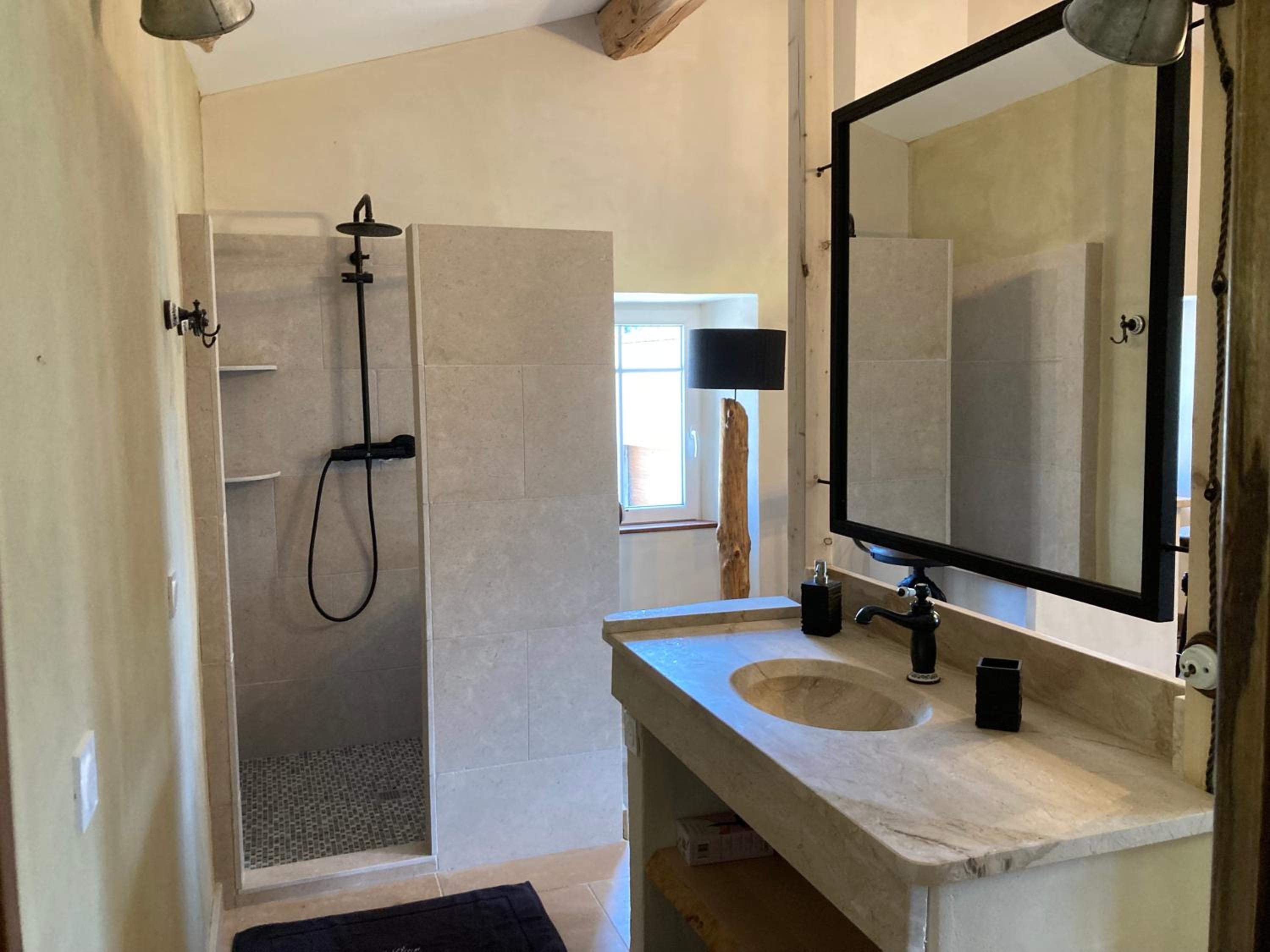 Deluxe Double Room with Bath photo 3