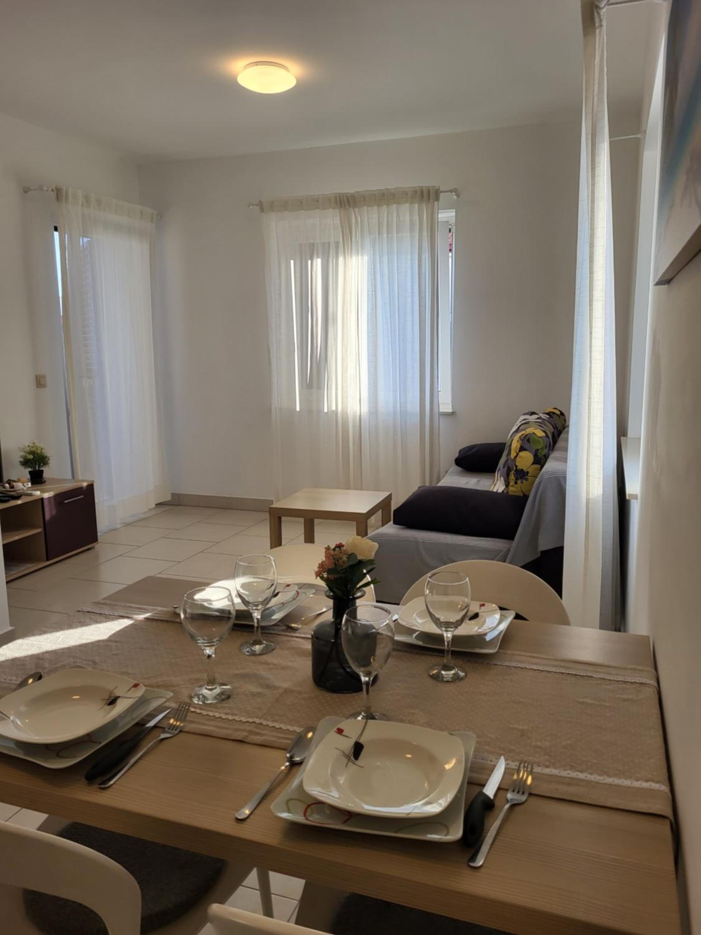 Luxury One-Bedroom Apartment with Terrace - Photo 3