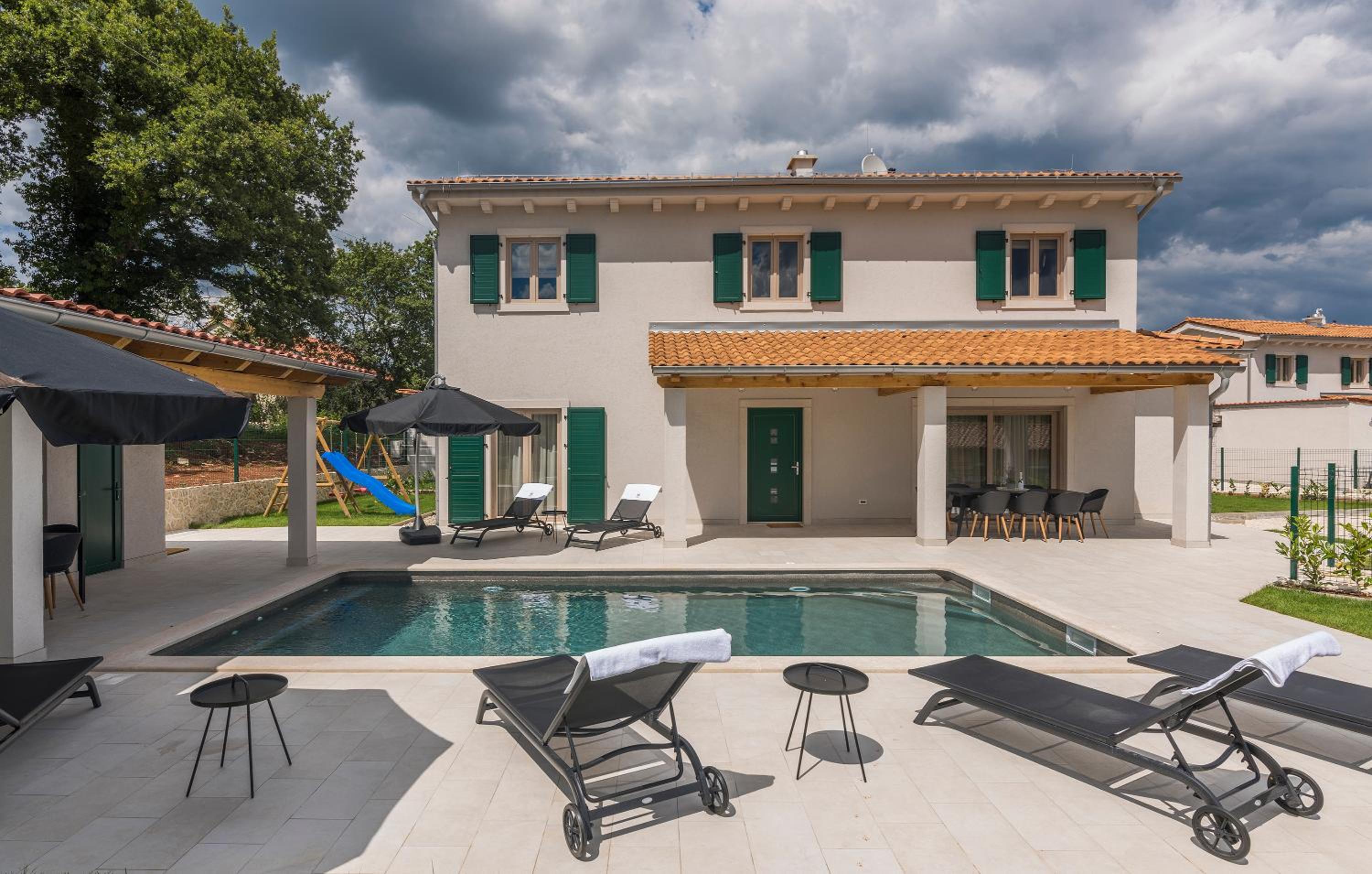 Three-Bedroom Villa photo 3