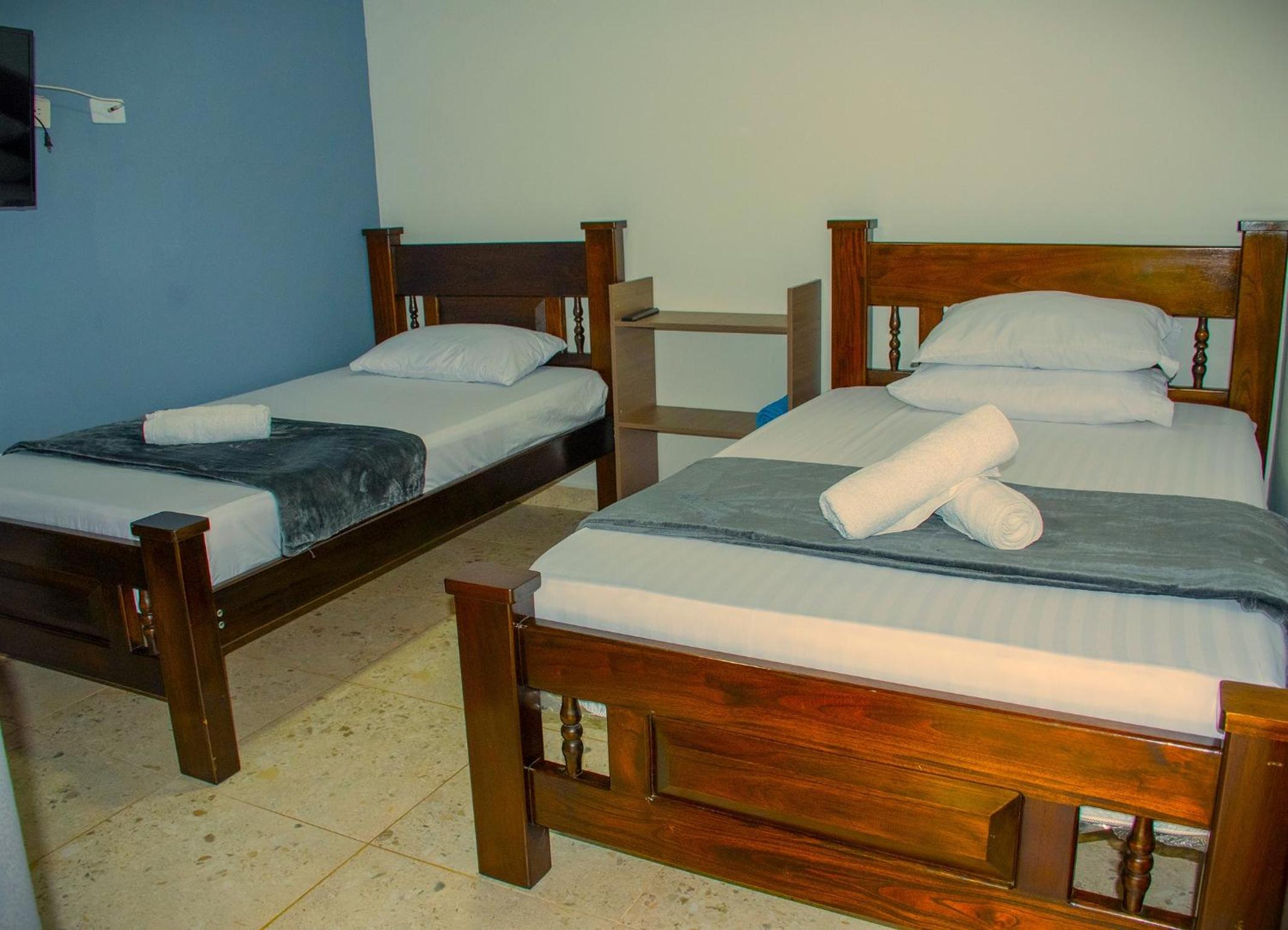 Twin Room with Private Bathroom photo 2