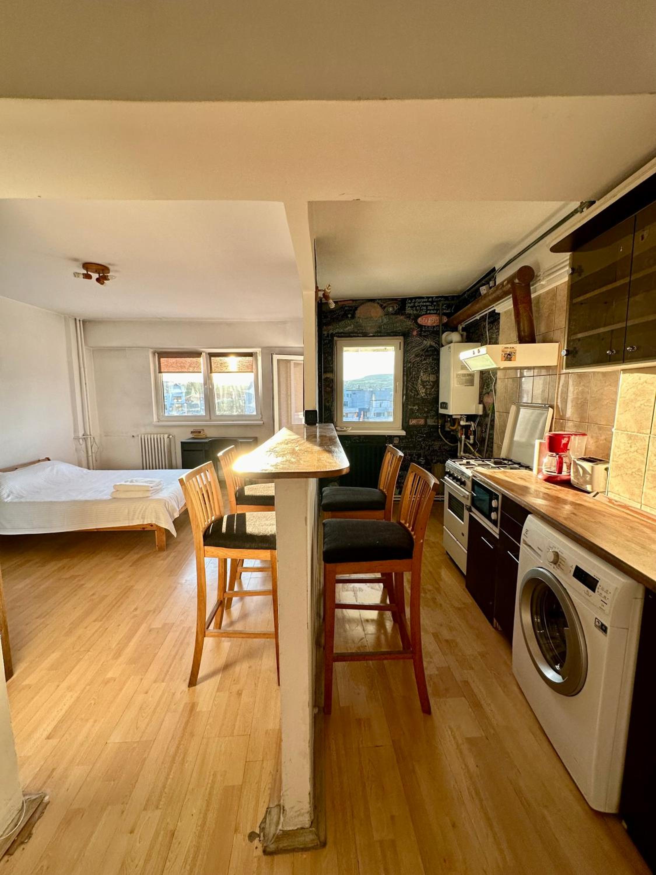 Studio Apartment - Photo 5