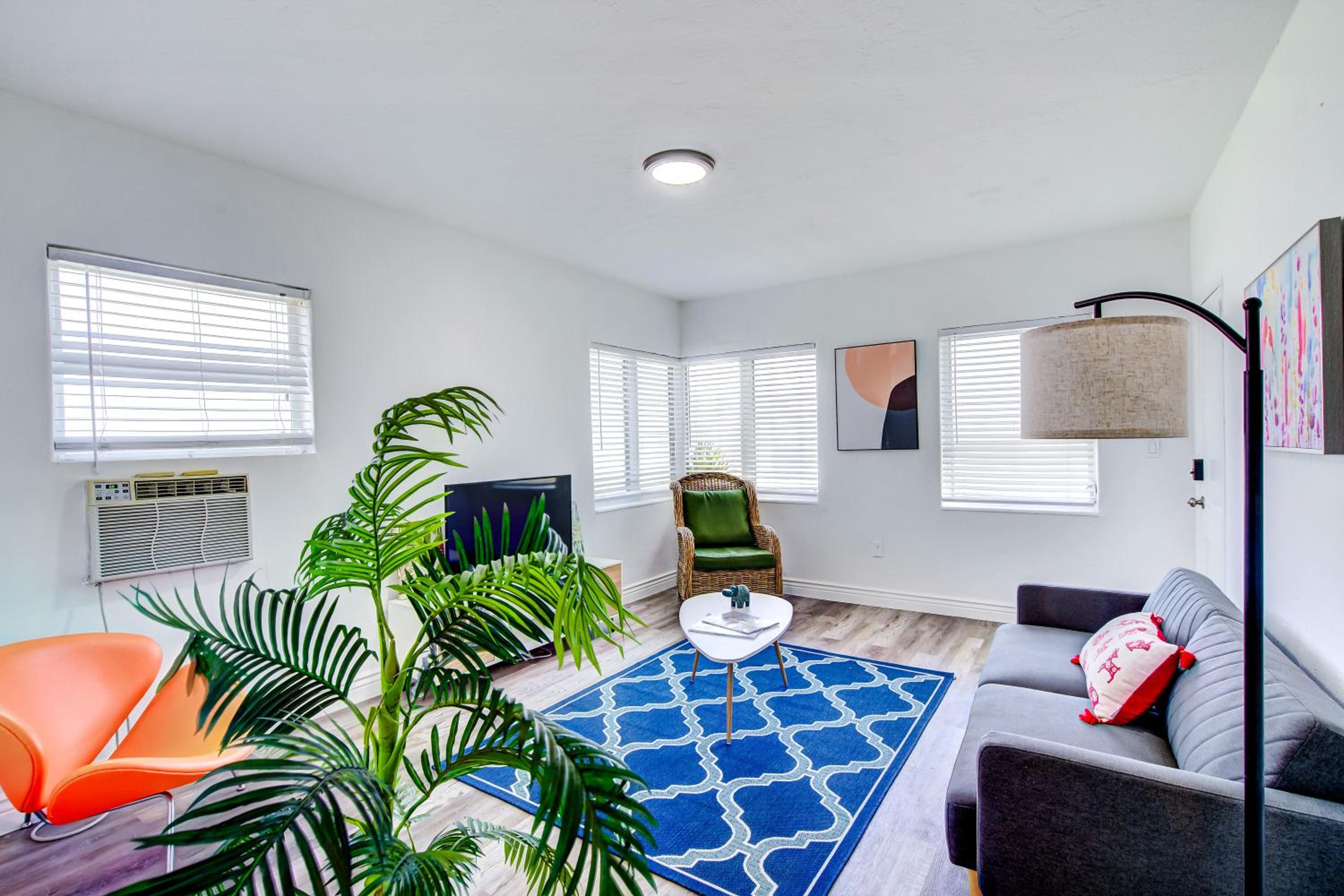 Apartment photo 1