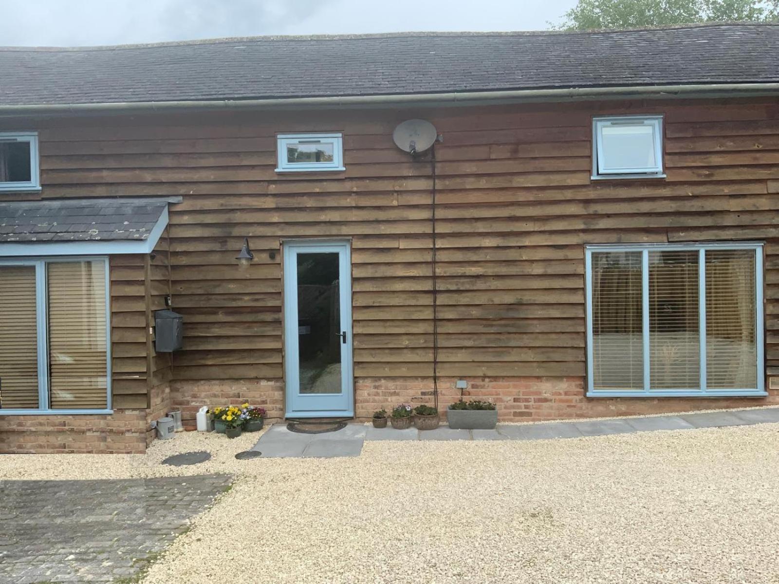 Three-Bedroom House photo 2