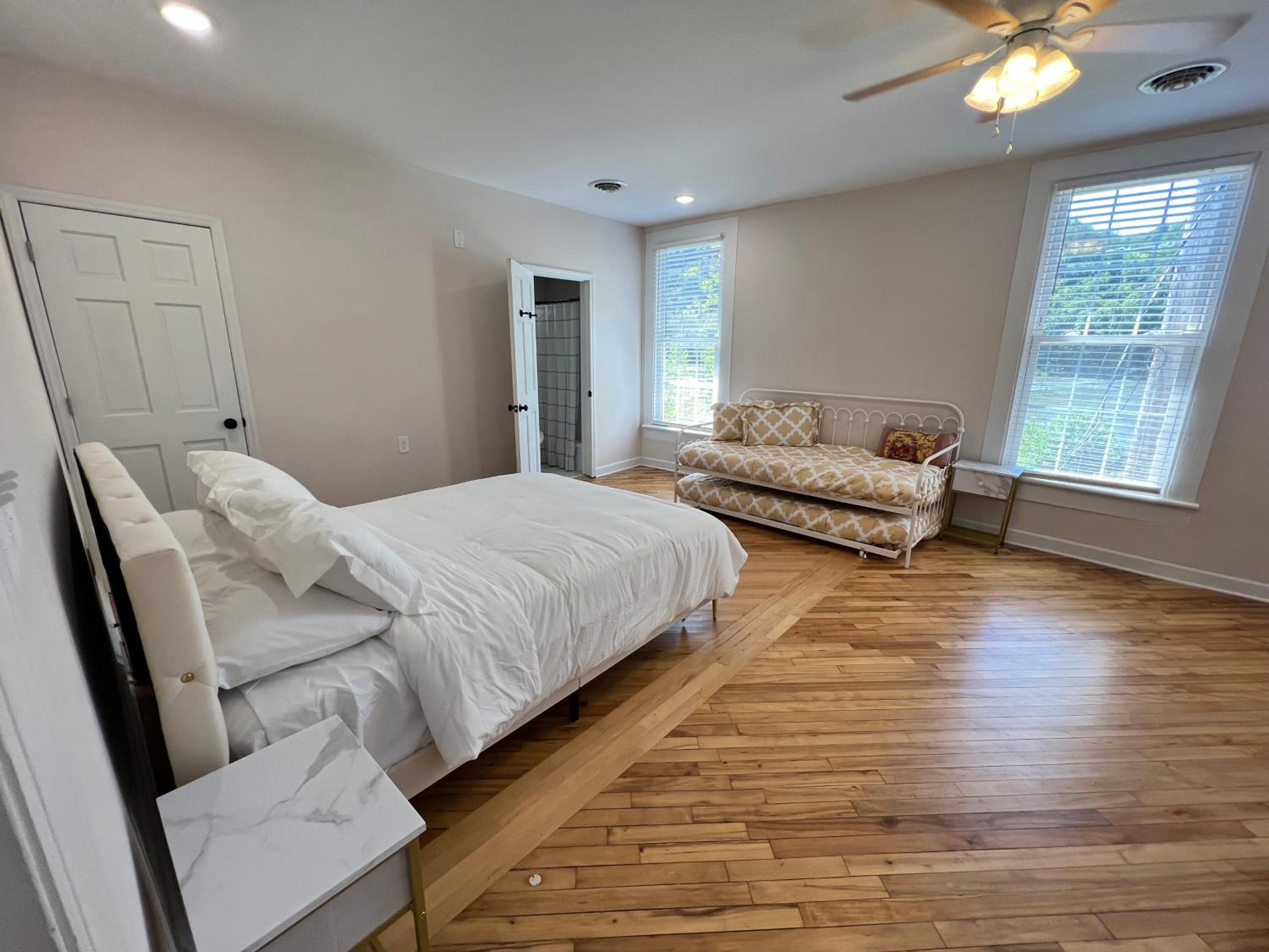 Double or Twin Room - Photo 2