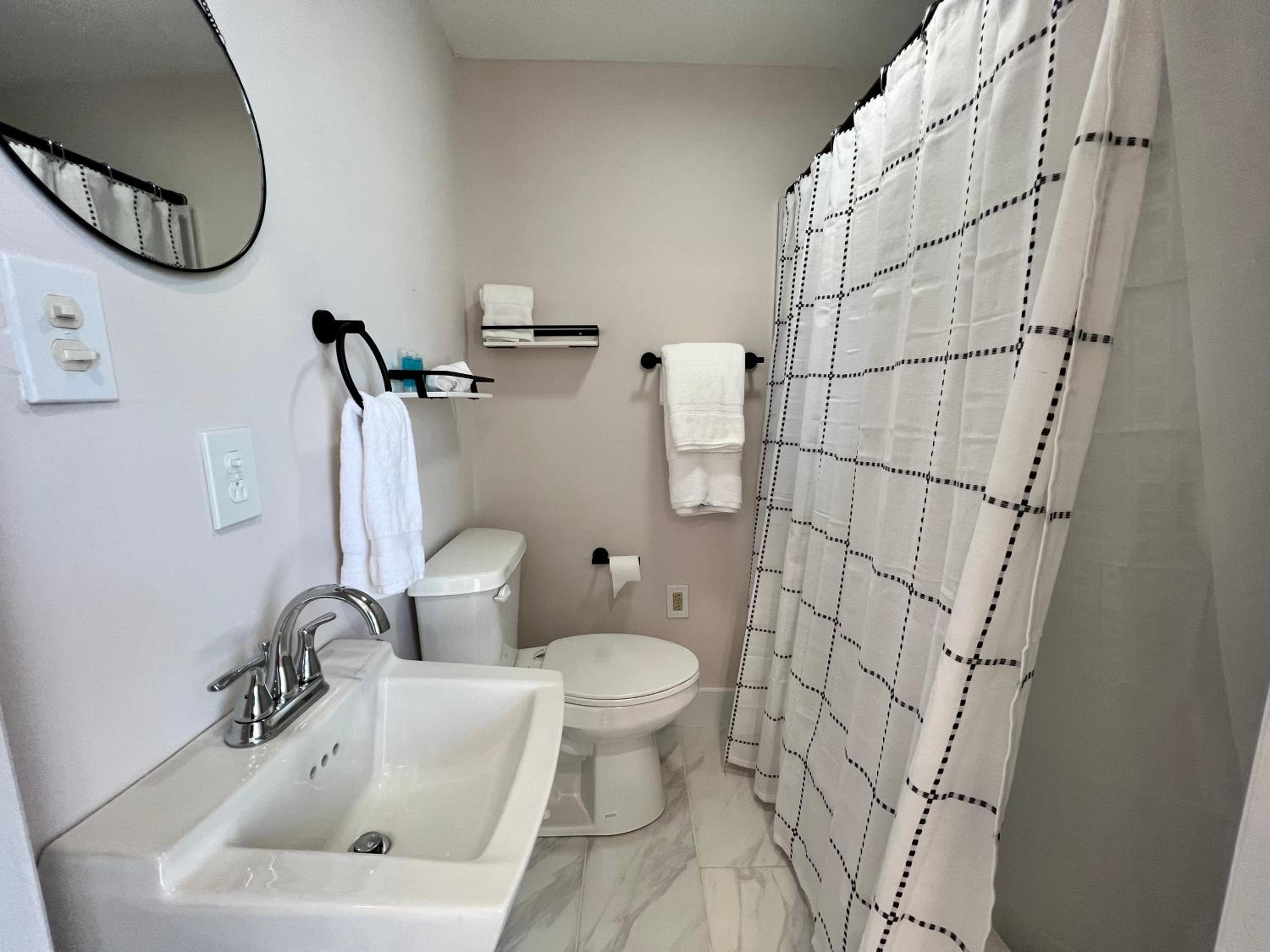 Double or Twin Room - Photo 4