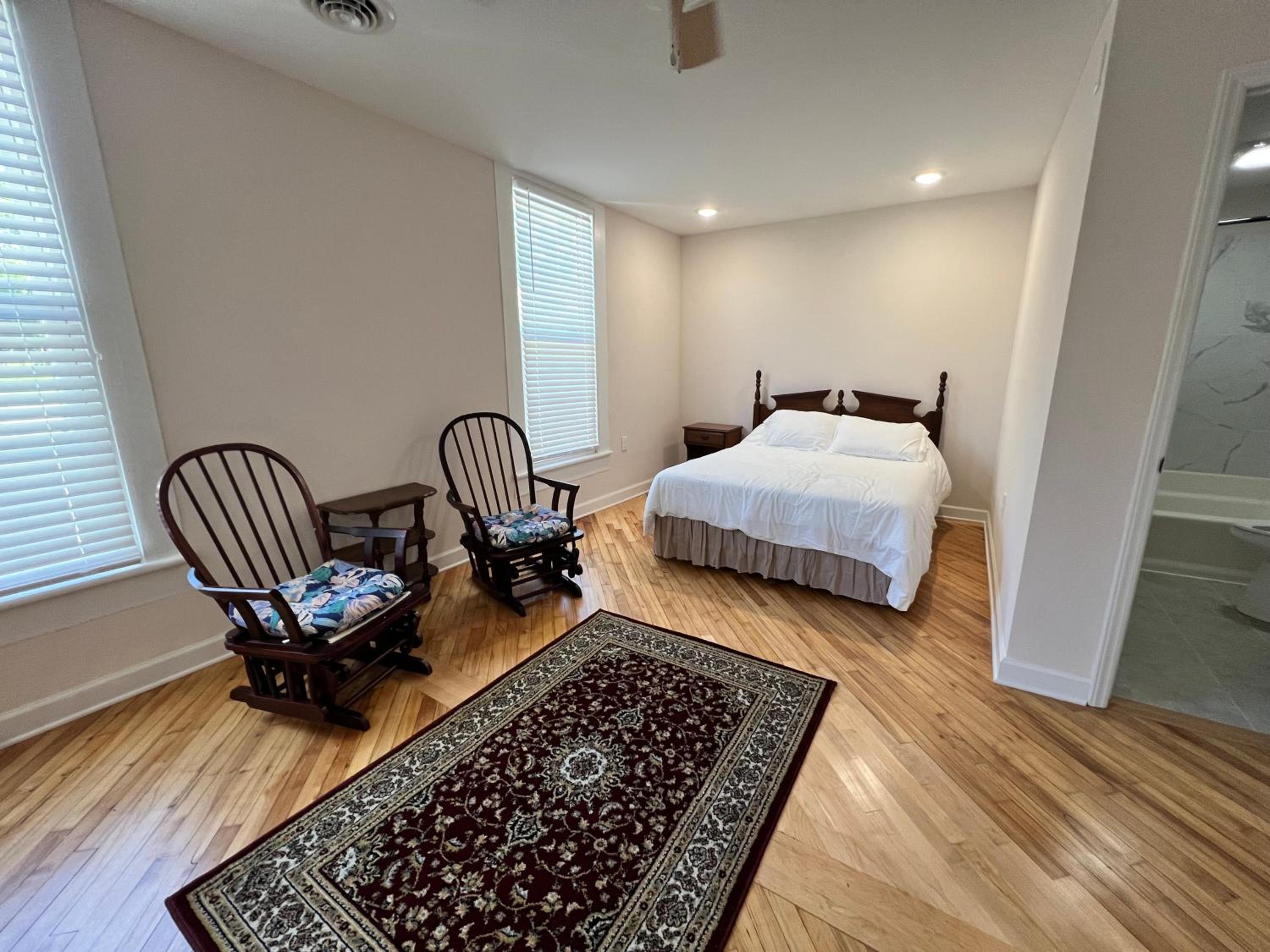 Large Double Room - Photo 2