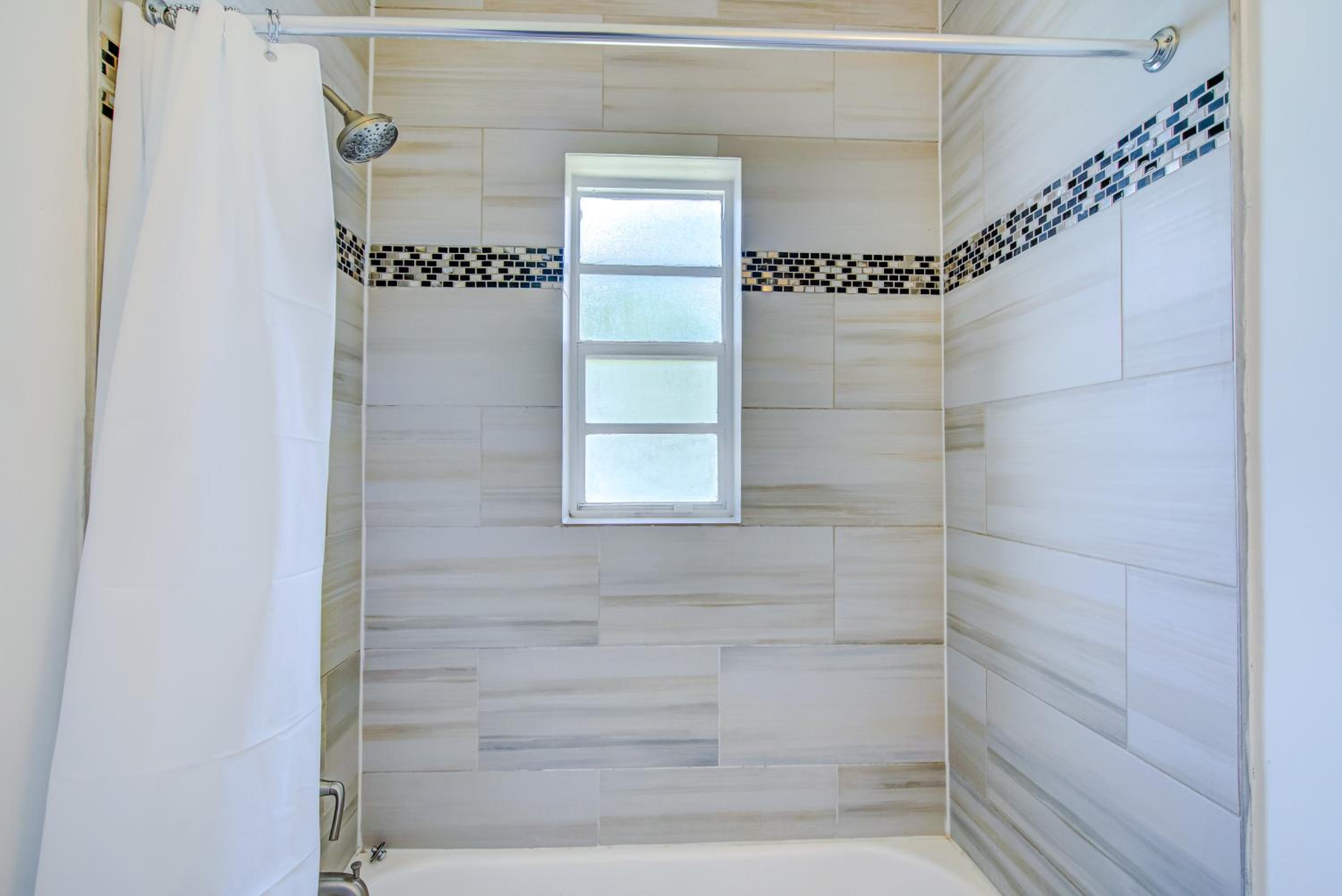 One-Bedroom Apartment - Oceanfront photo 3