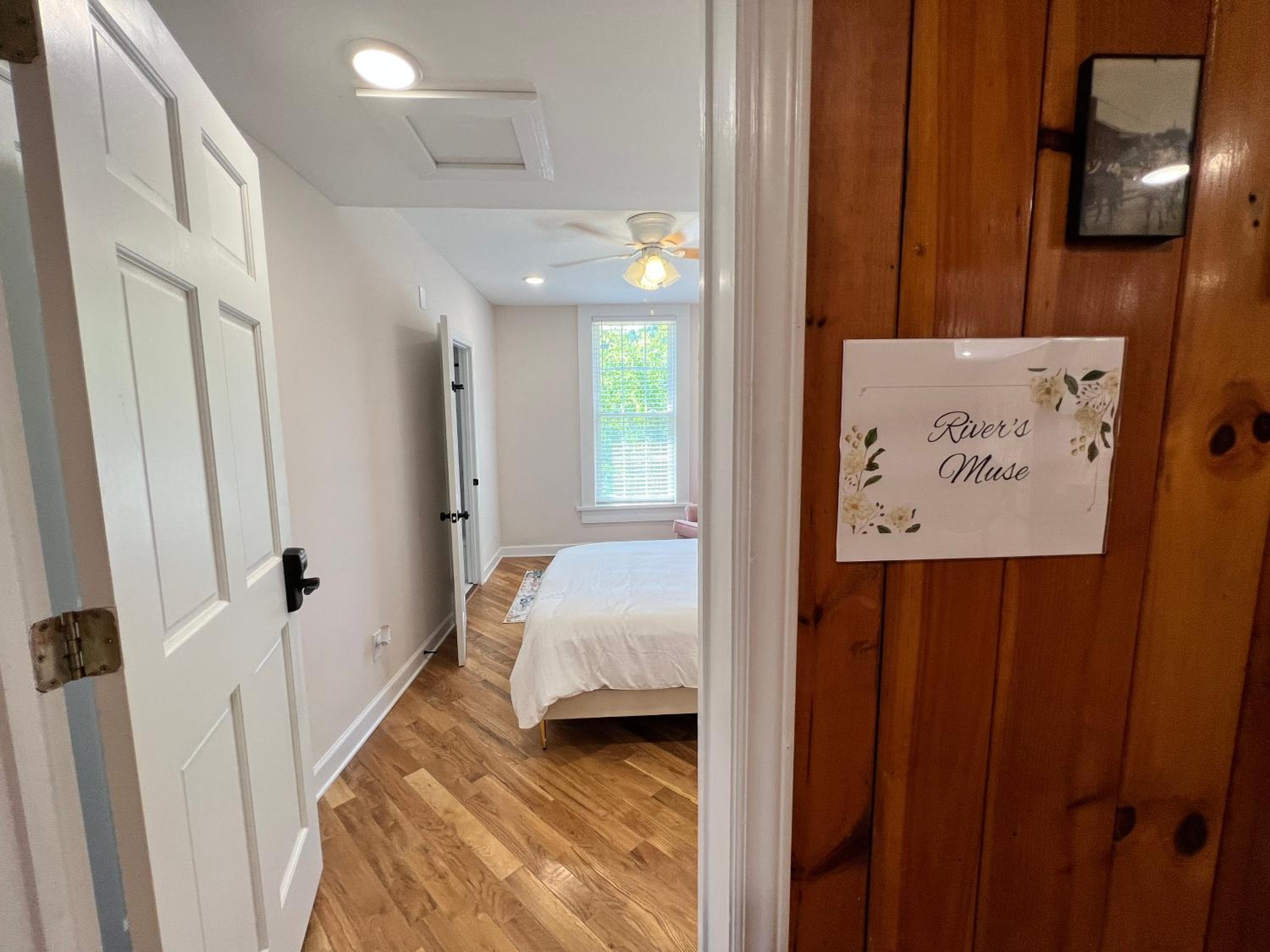 Standard Queen Room - Photo 1