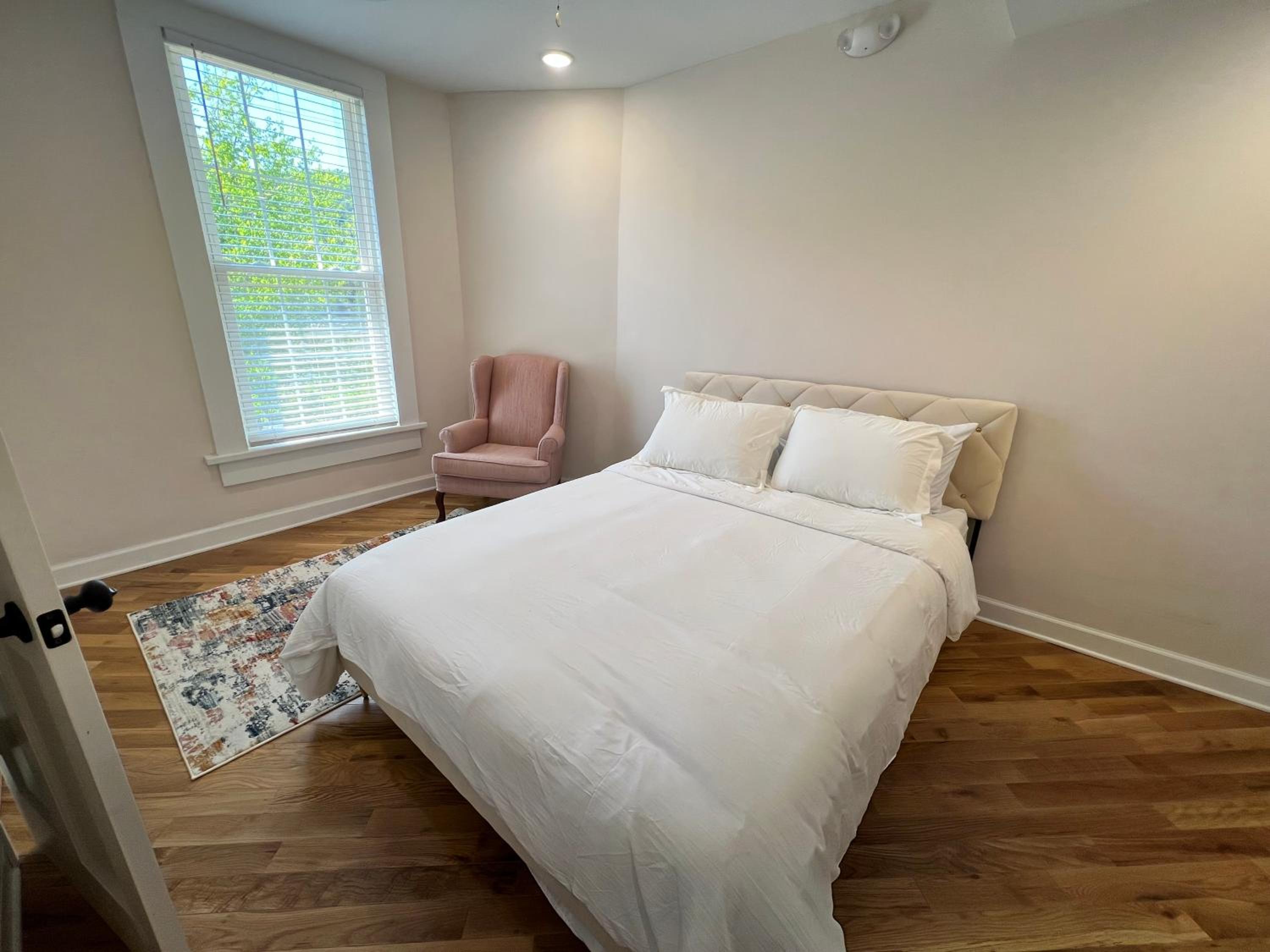 Standard Queen Room - Photo 2