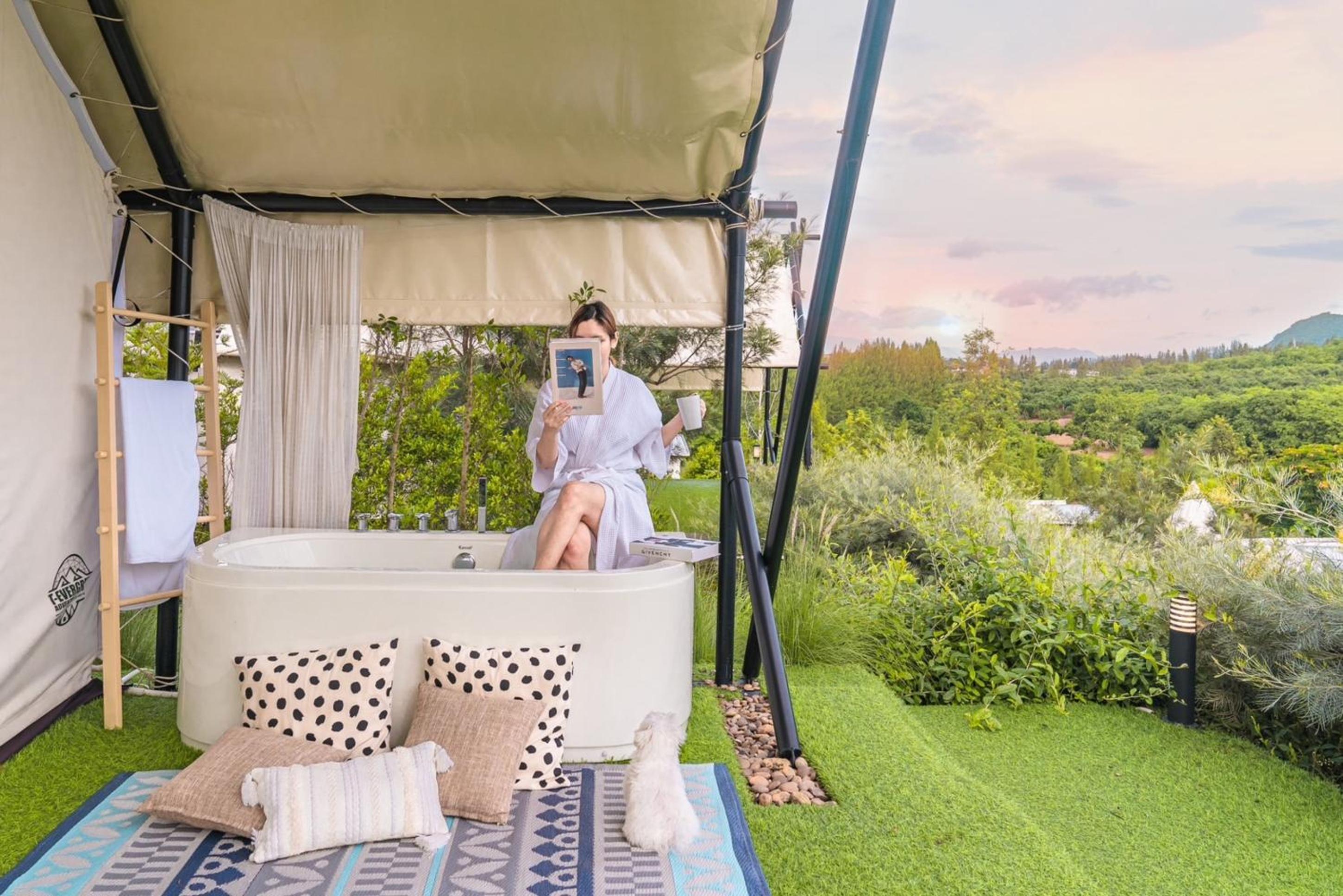 Suite with Hot Tub - Photo 31