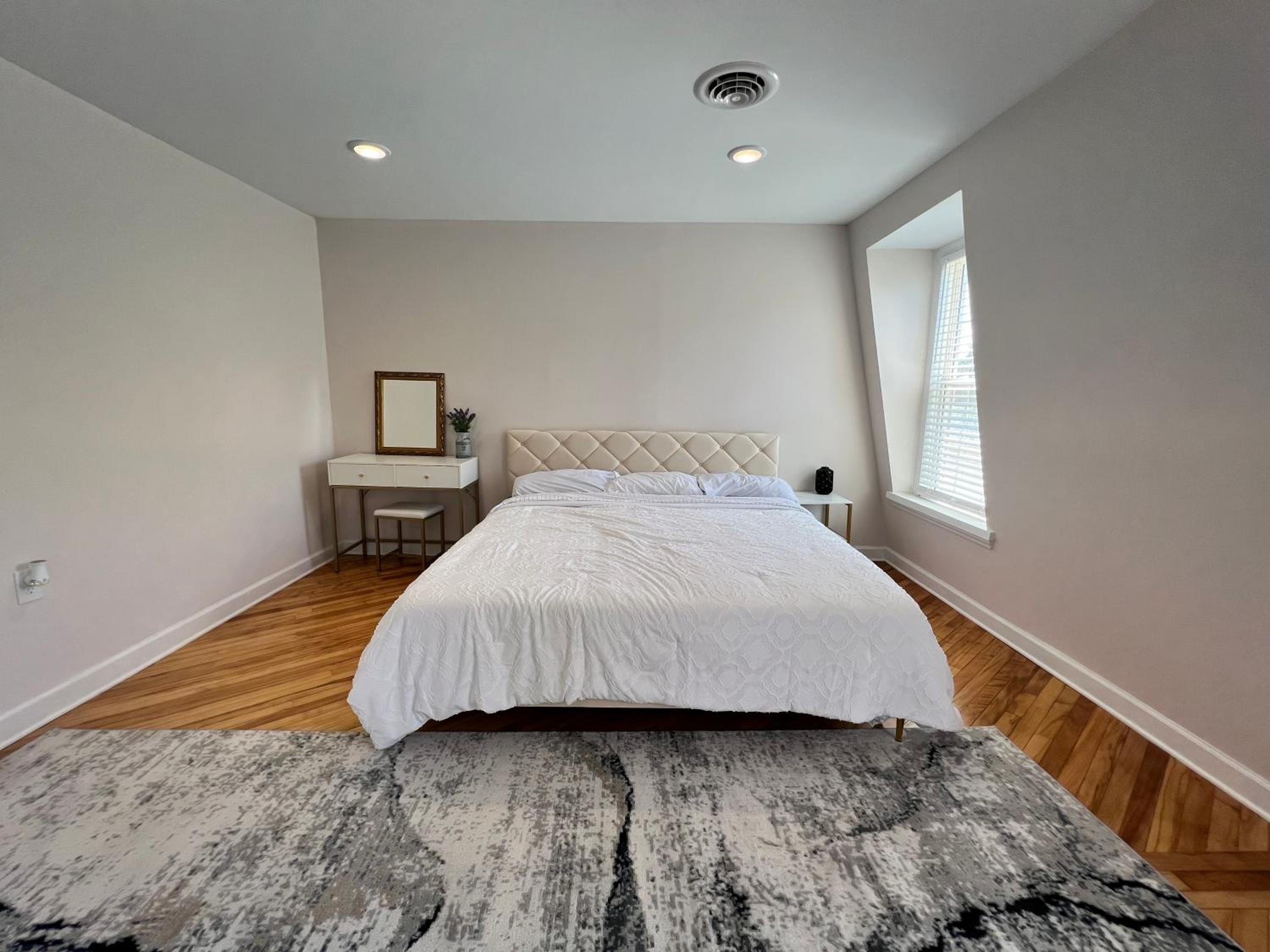 Suite - Photo 5