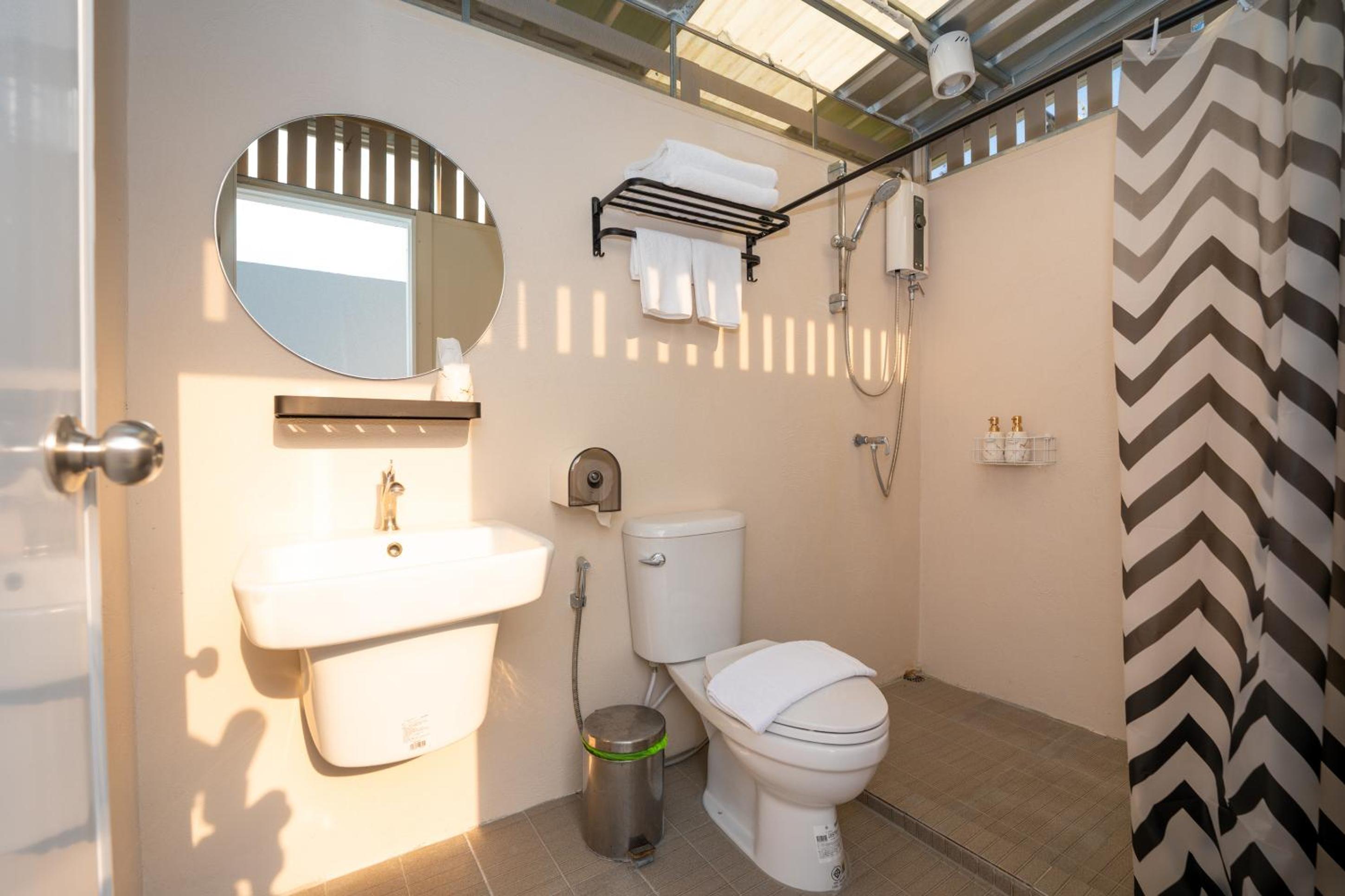 Suite with Terrace - Photo 4
