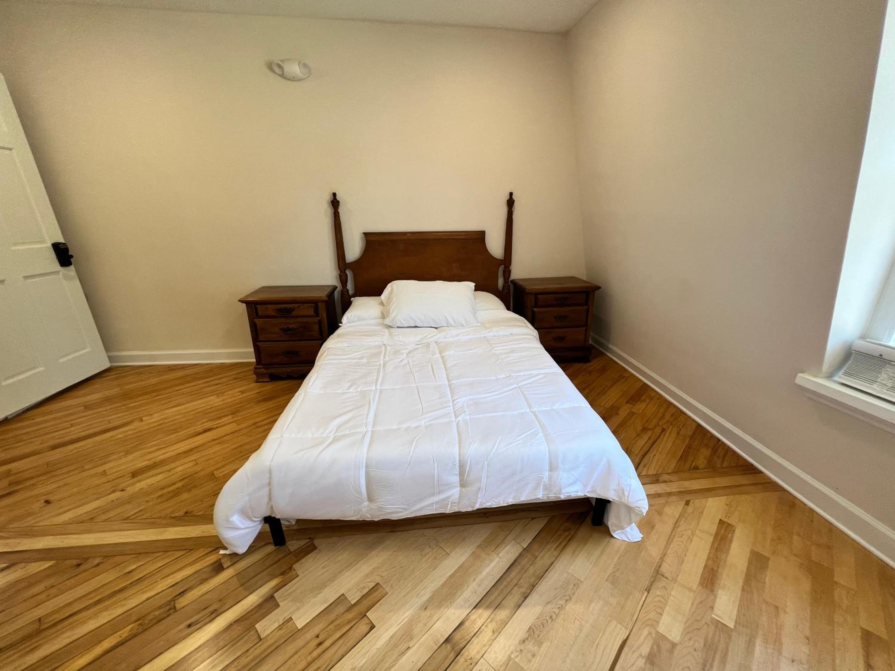 Deluxe Double or Twin Room with City View - Photo 2
