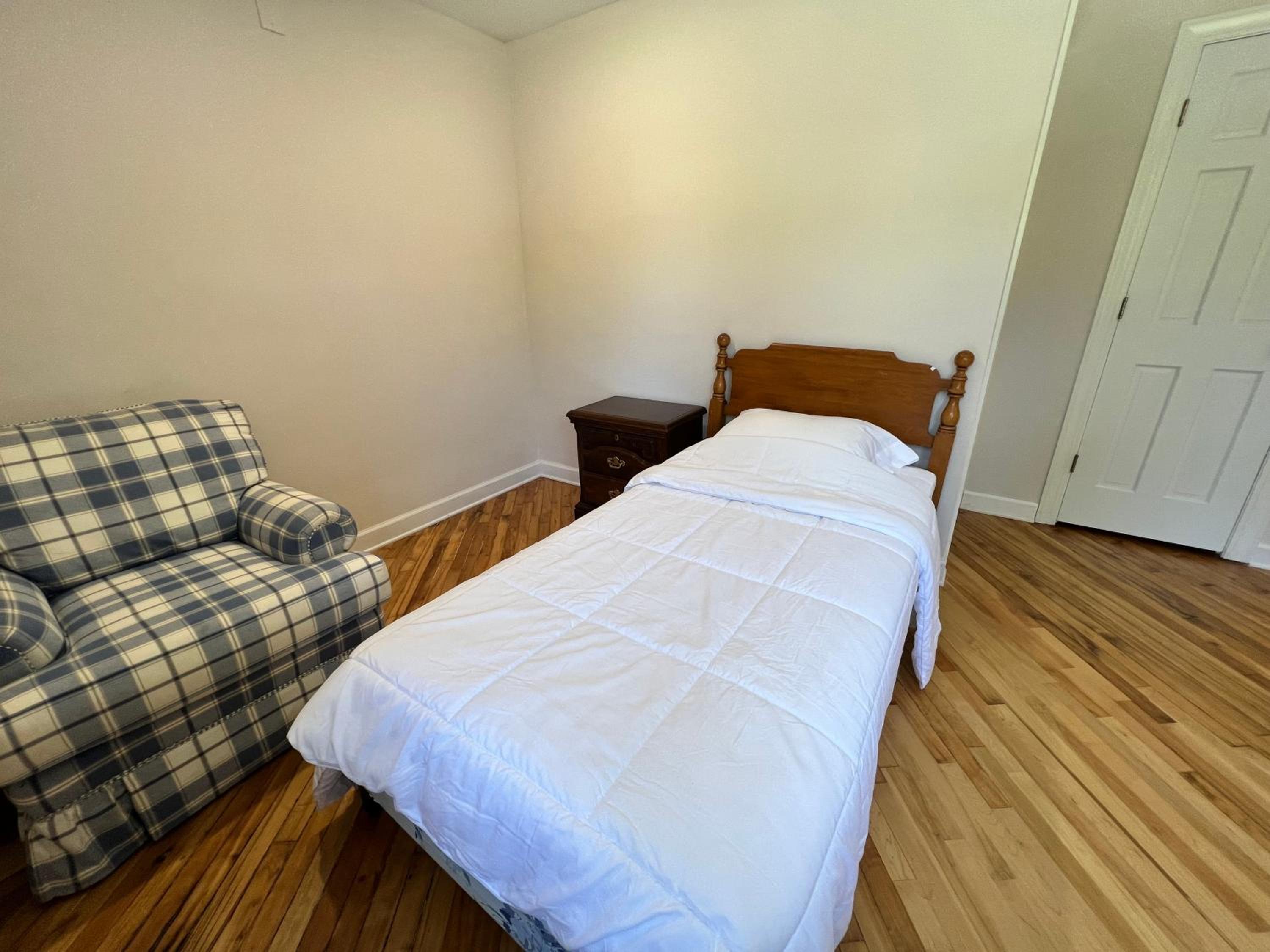Deluxe Double or Twin Room with City View - Photo 3