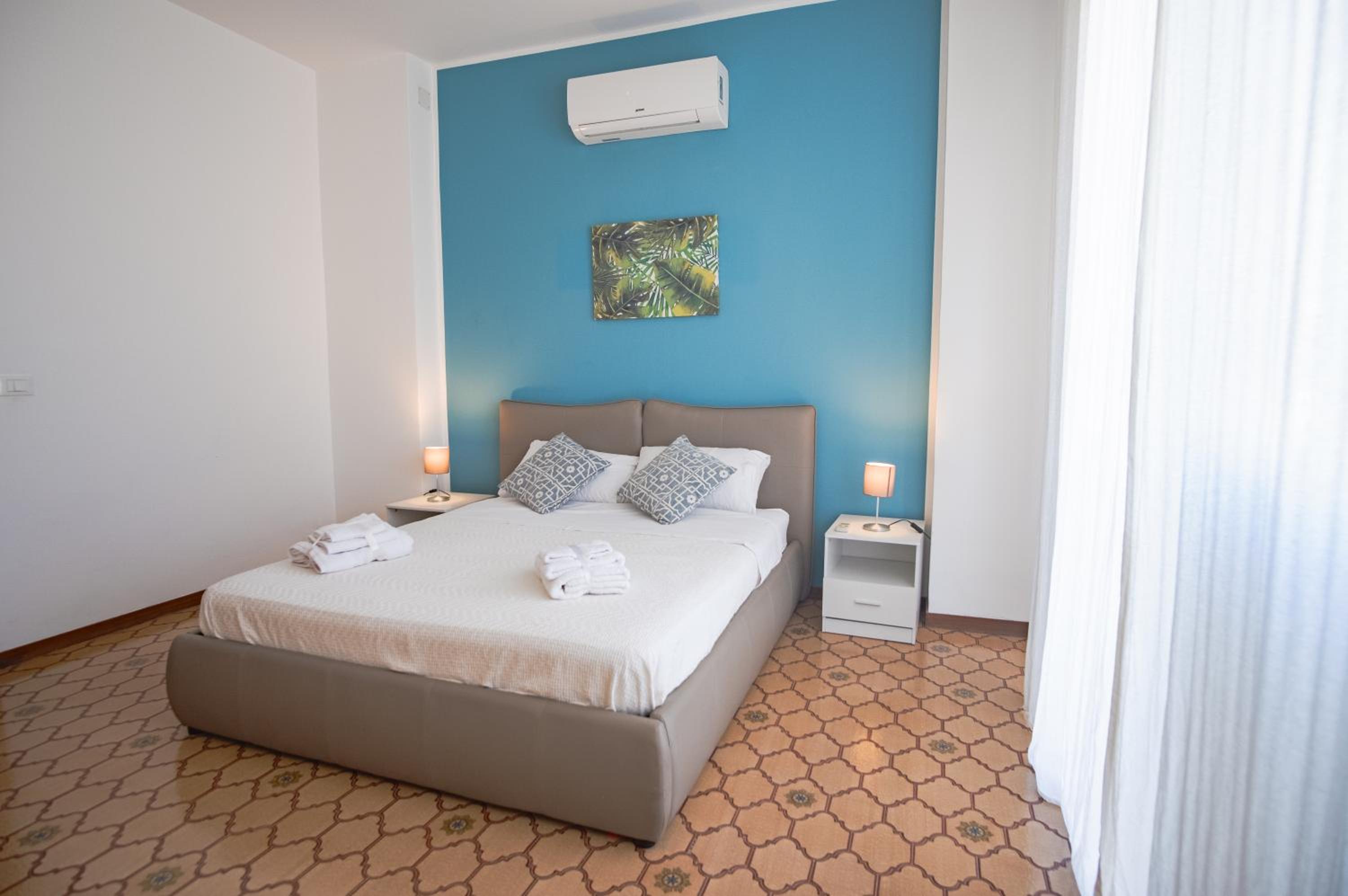 Three-Bedroom Apartment with View photo 1