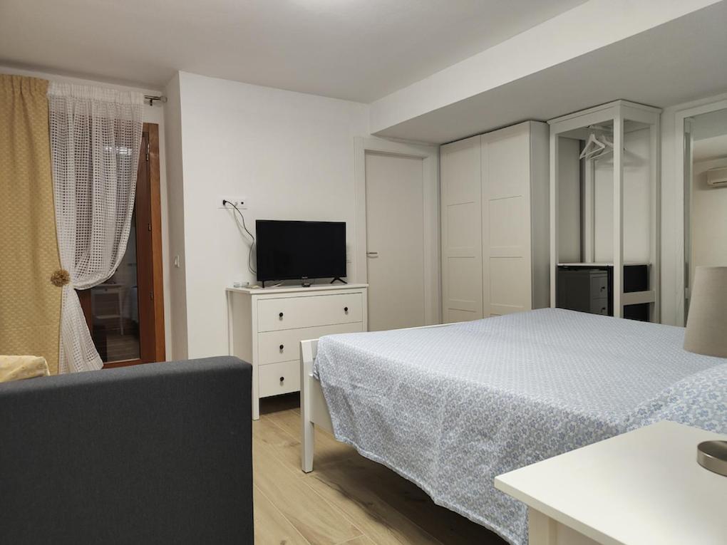 Budget Double Room photo 2