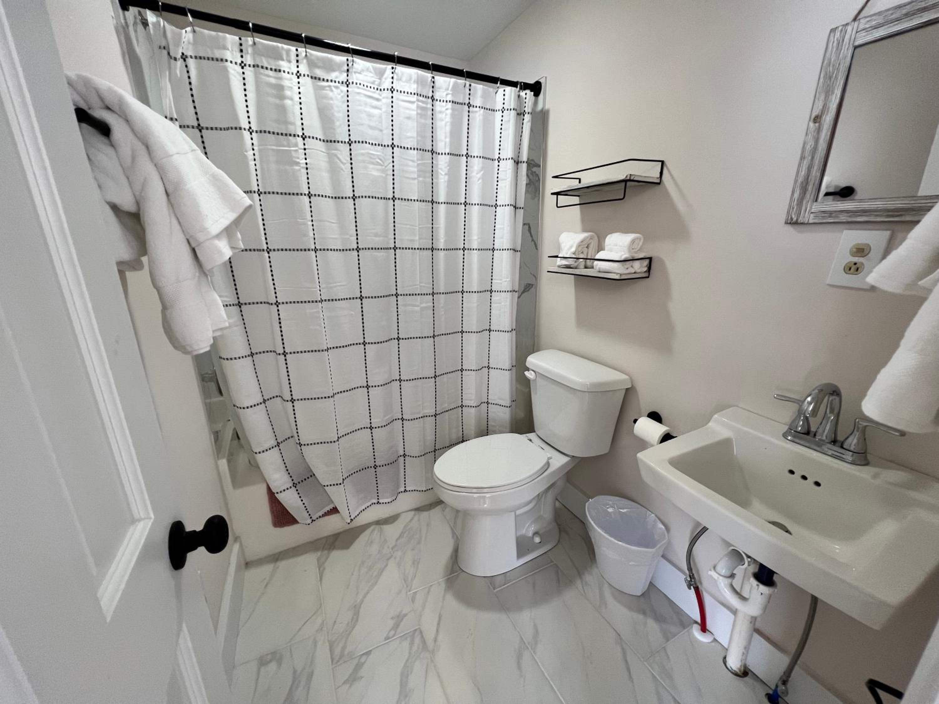 Small Double Room - Photo 4