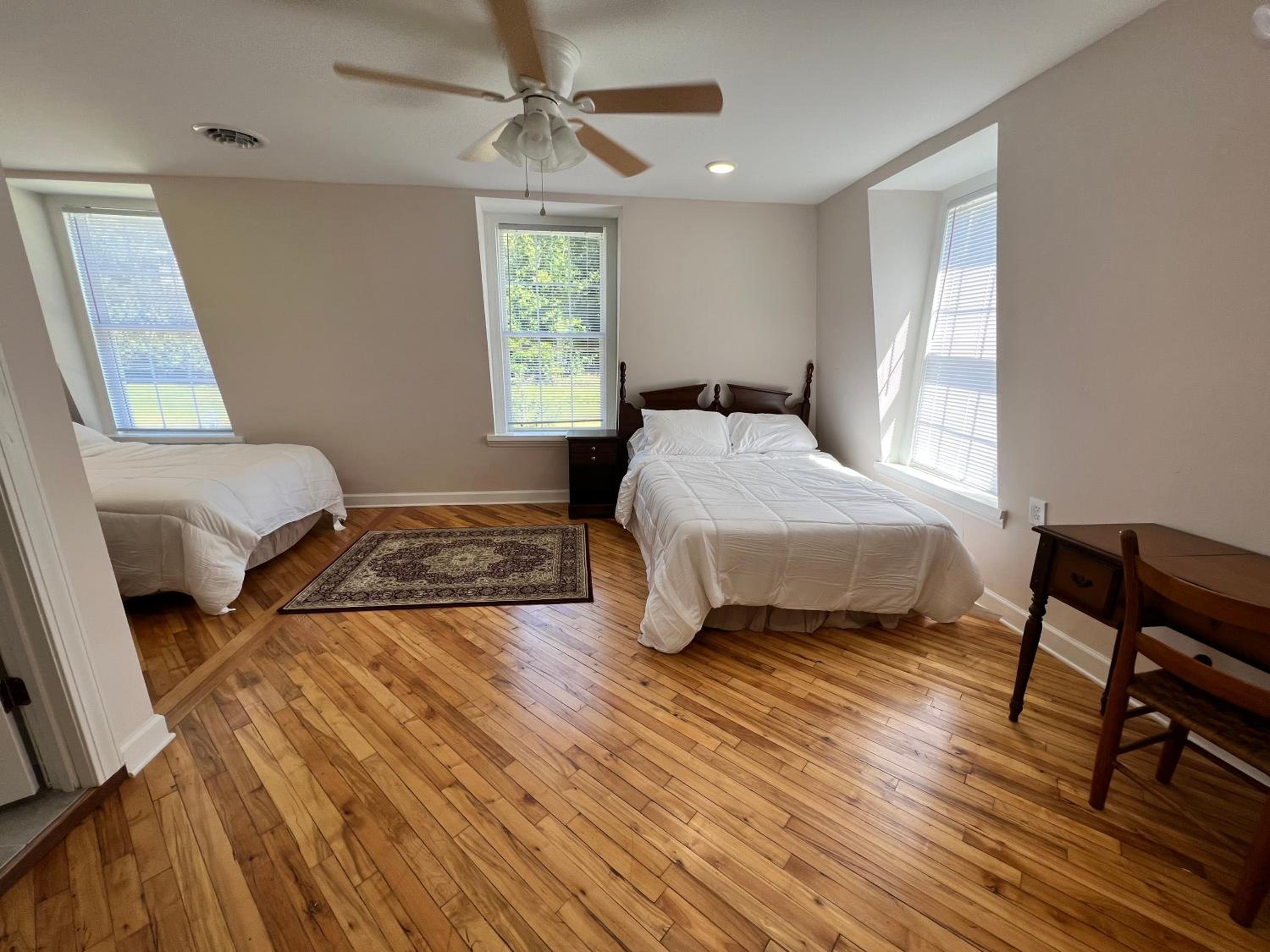 Queen Room with Garden View - Photo 2