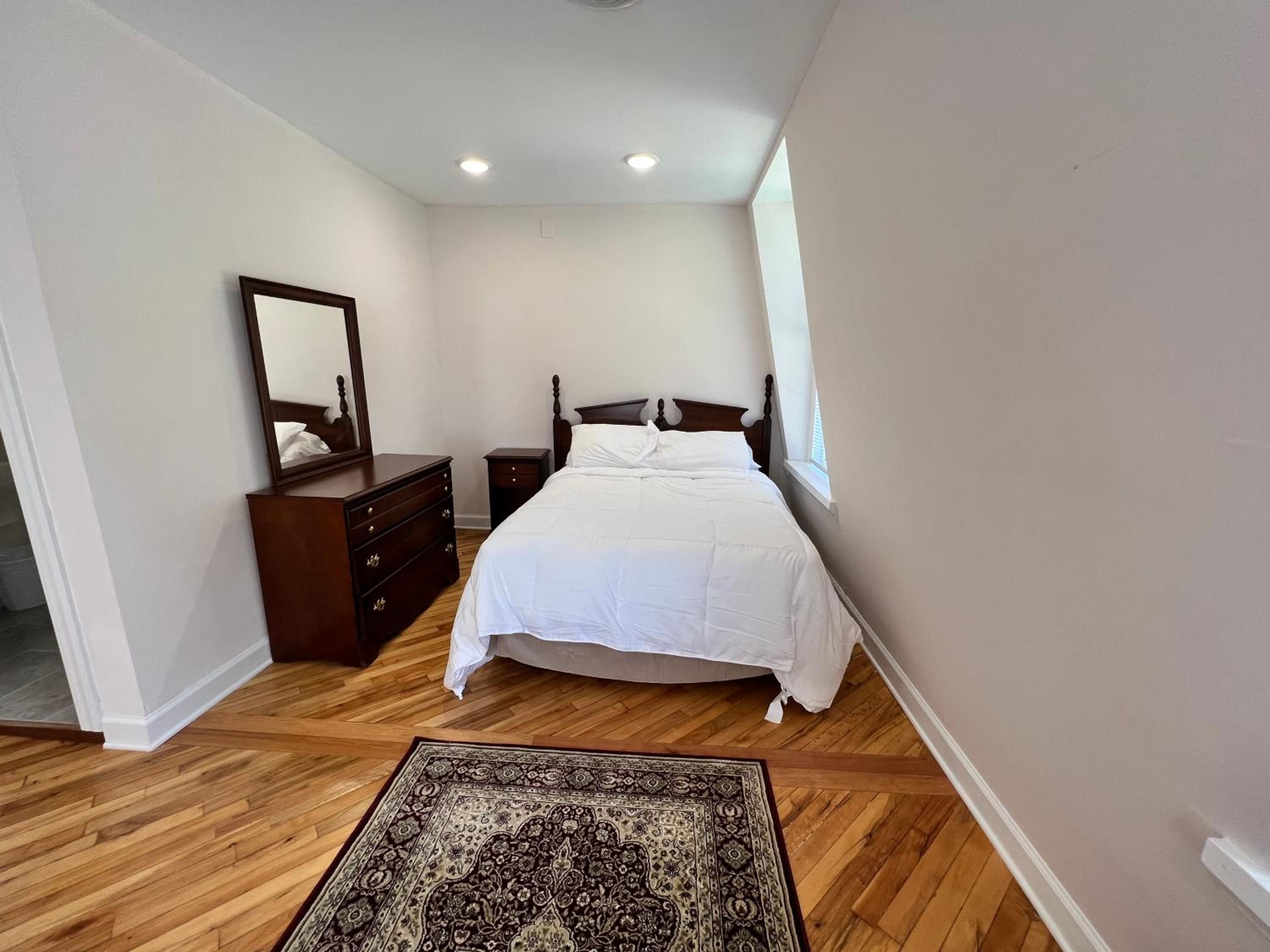 Queen Room with Garden View - Photo 4