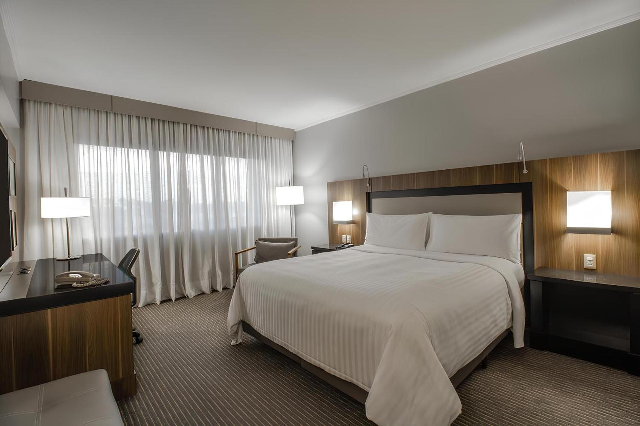 Deluxe King Room - Photo 1