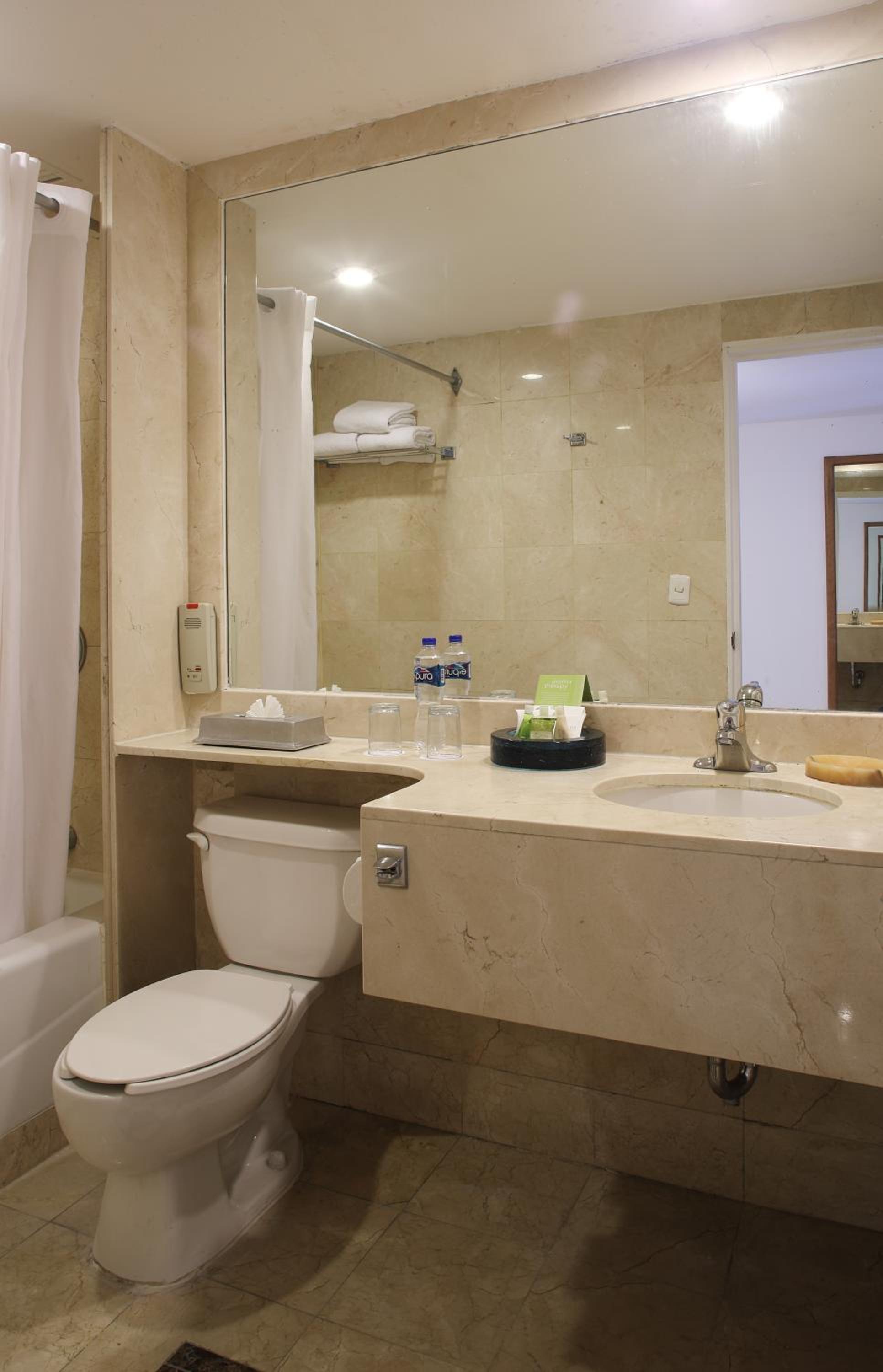 Standard King Room - Photo 2