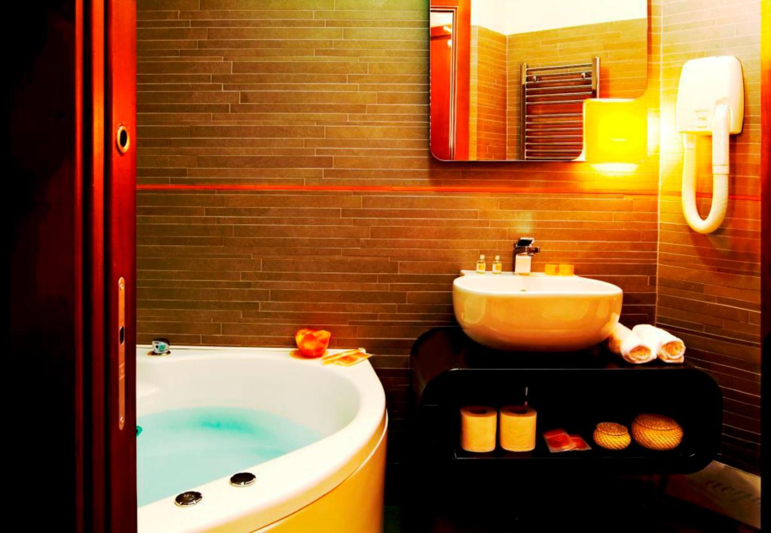 Double Room With Spa Bath photo 2
