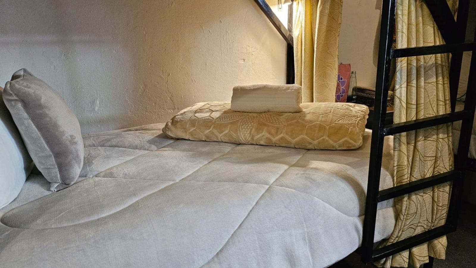 Bed in 6-Bed Mixed Dormitory Room
