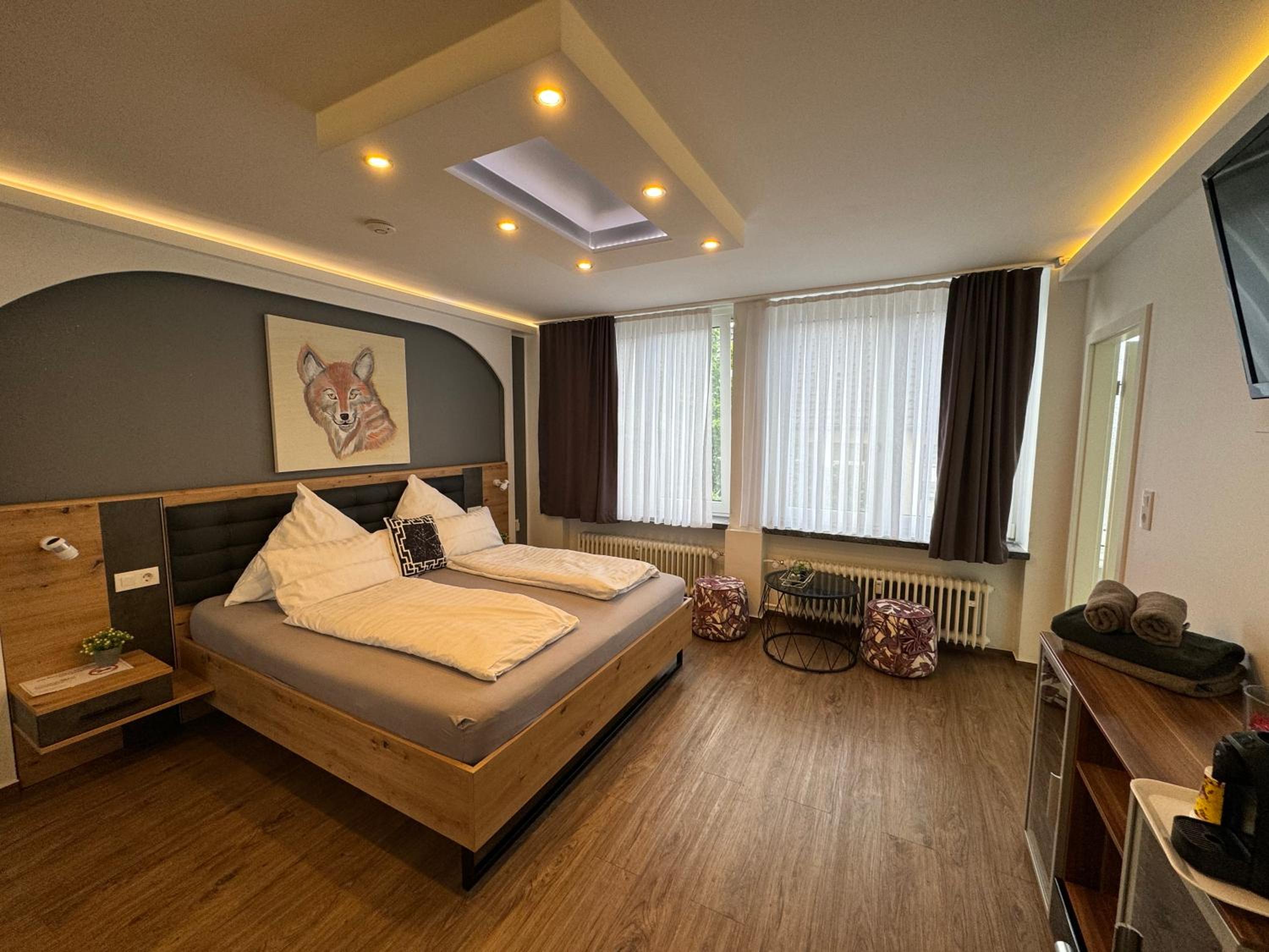 Superior Suite - Photo 9