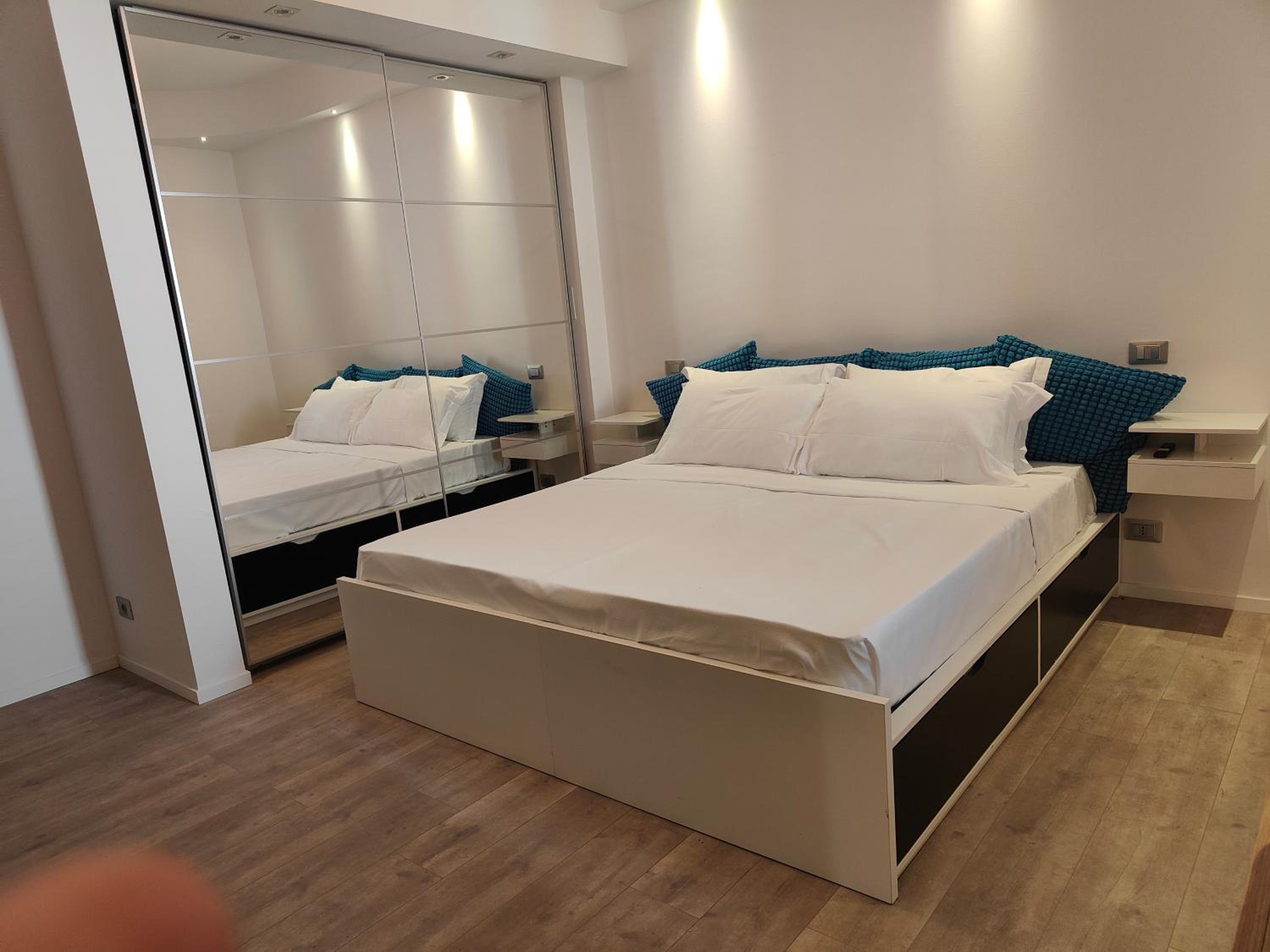 Large Double Room photo 3