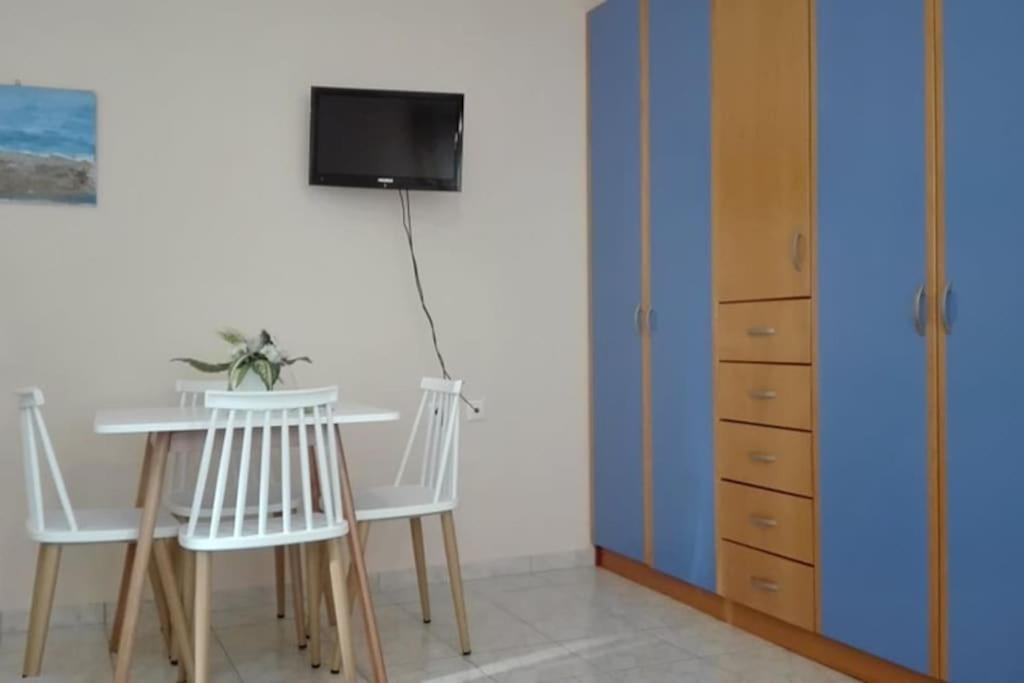One-Bedroom Apartment photo 3