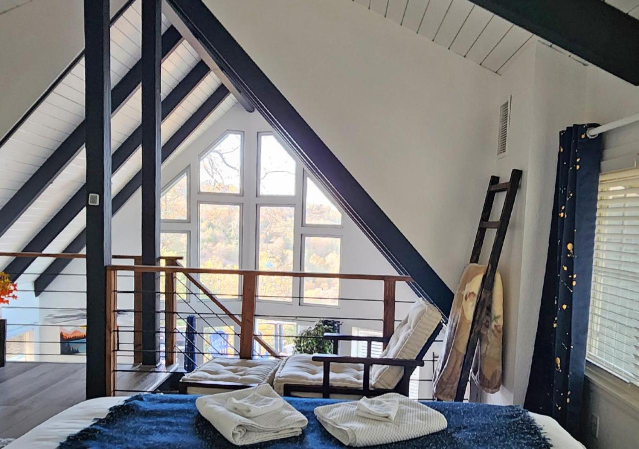 Three-Bedroom Chalet photo 2