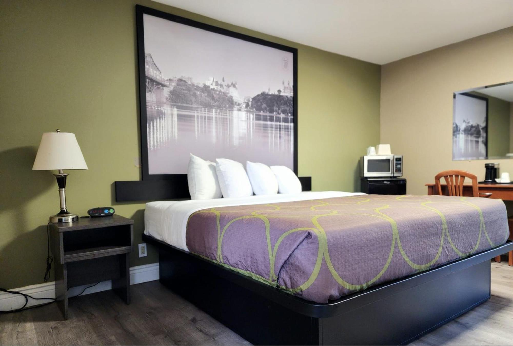King Room - Non-Smoking - Photo 1