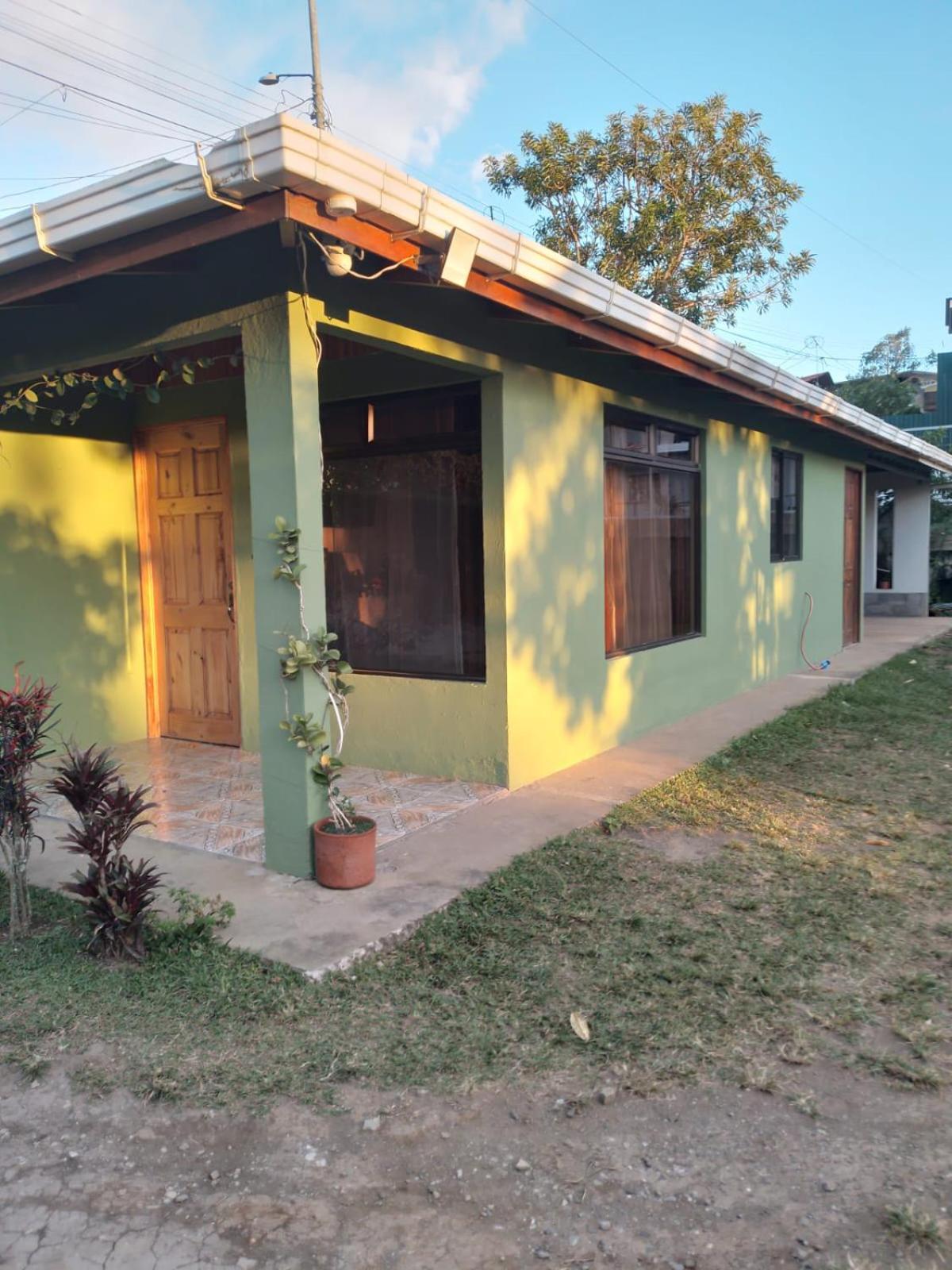 Three-Bedroom House photo 2