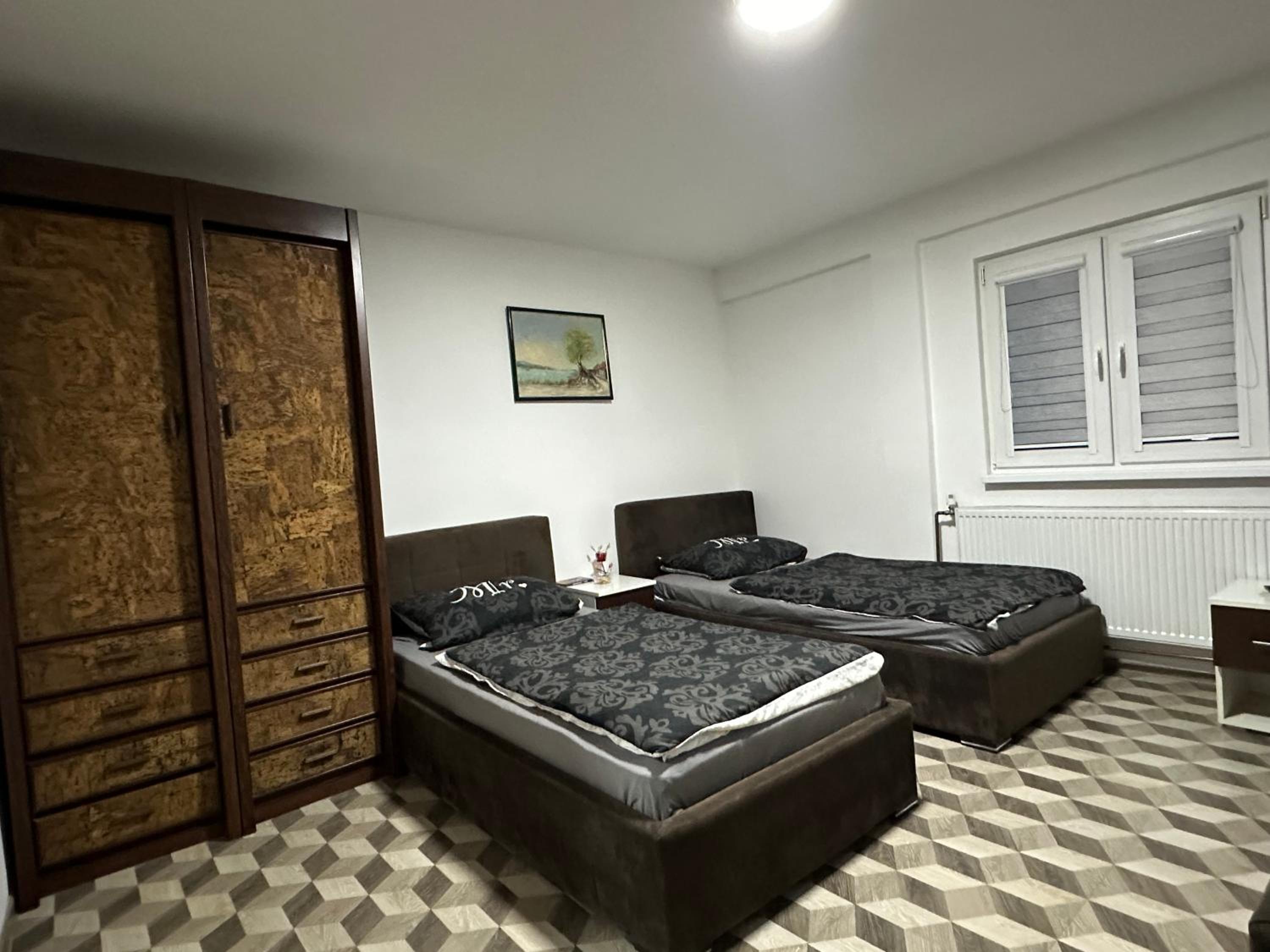 One-Bedroom Apartment photo 1