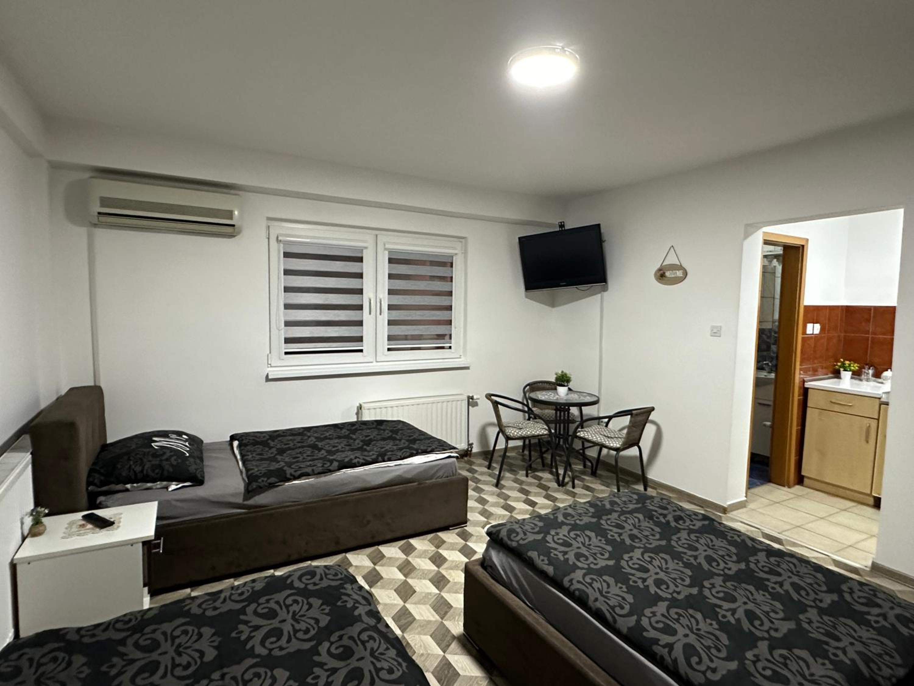 One-Bedroom Apartment photo 2