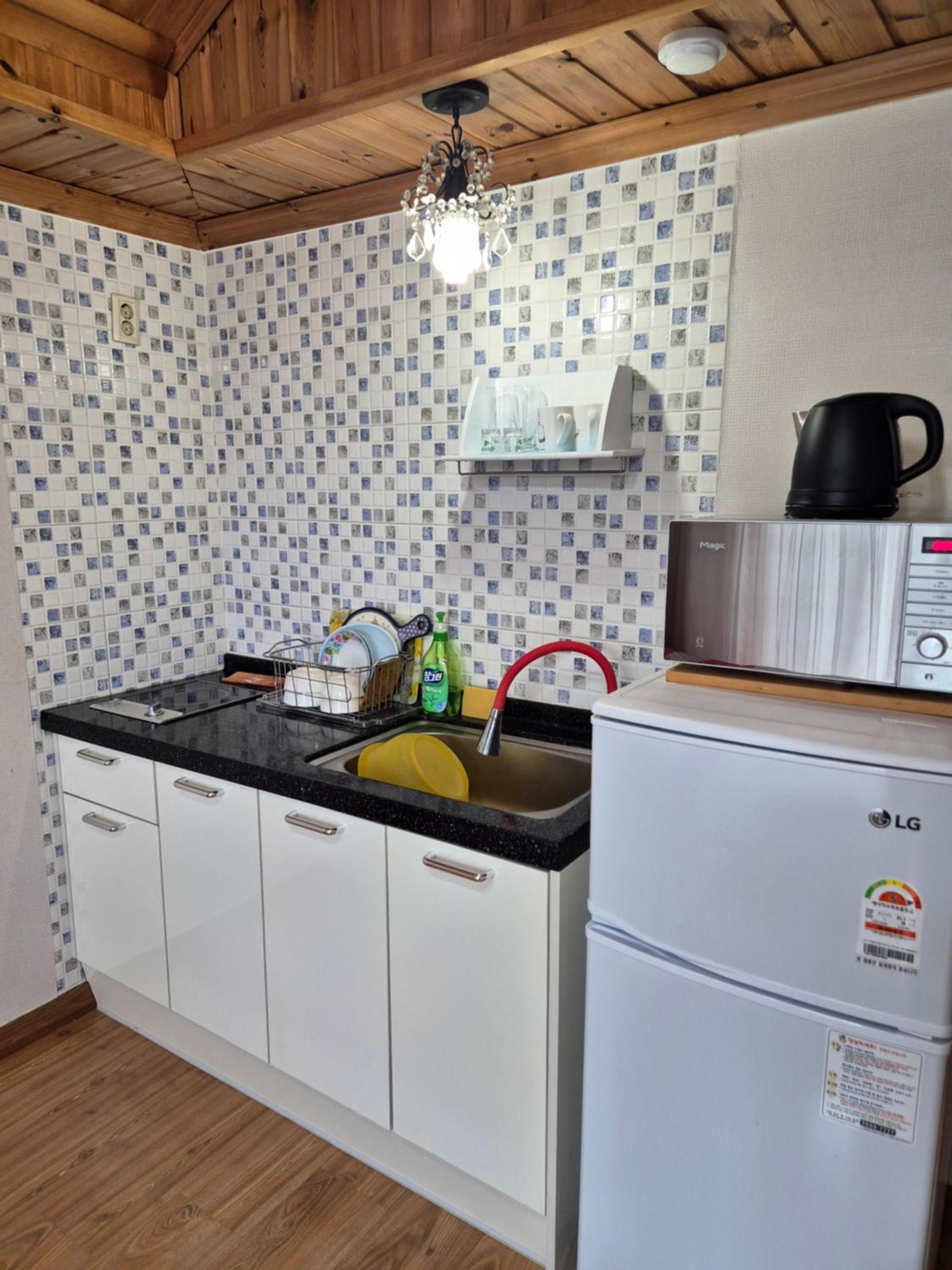 One-Bedroom House photo 3
