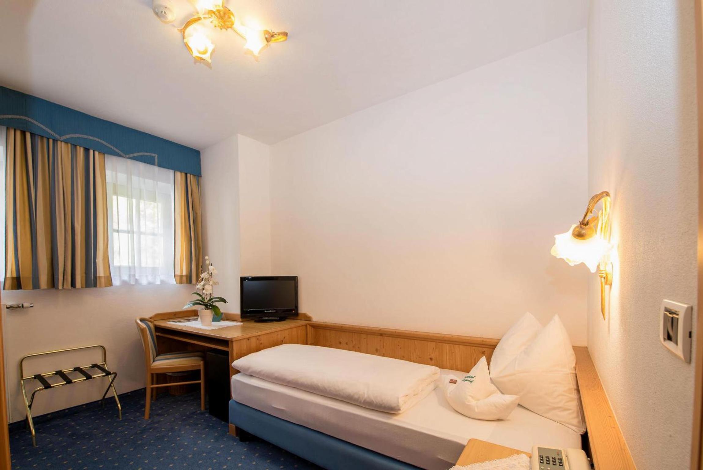 Single Room with Mountain View photo 1