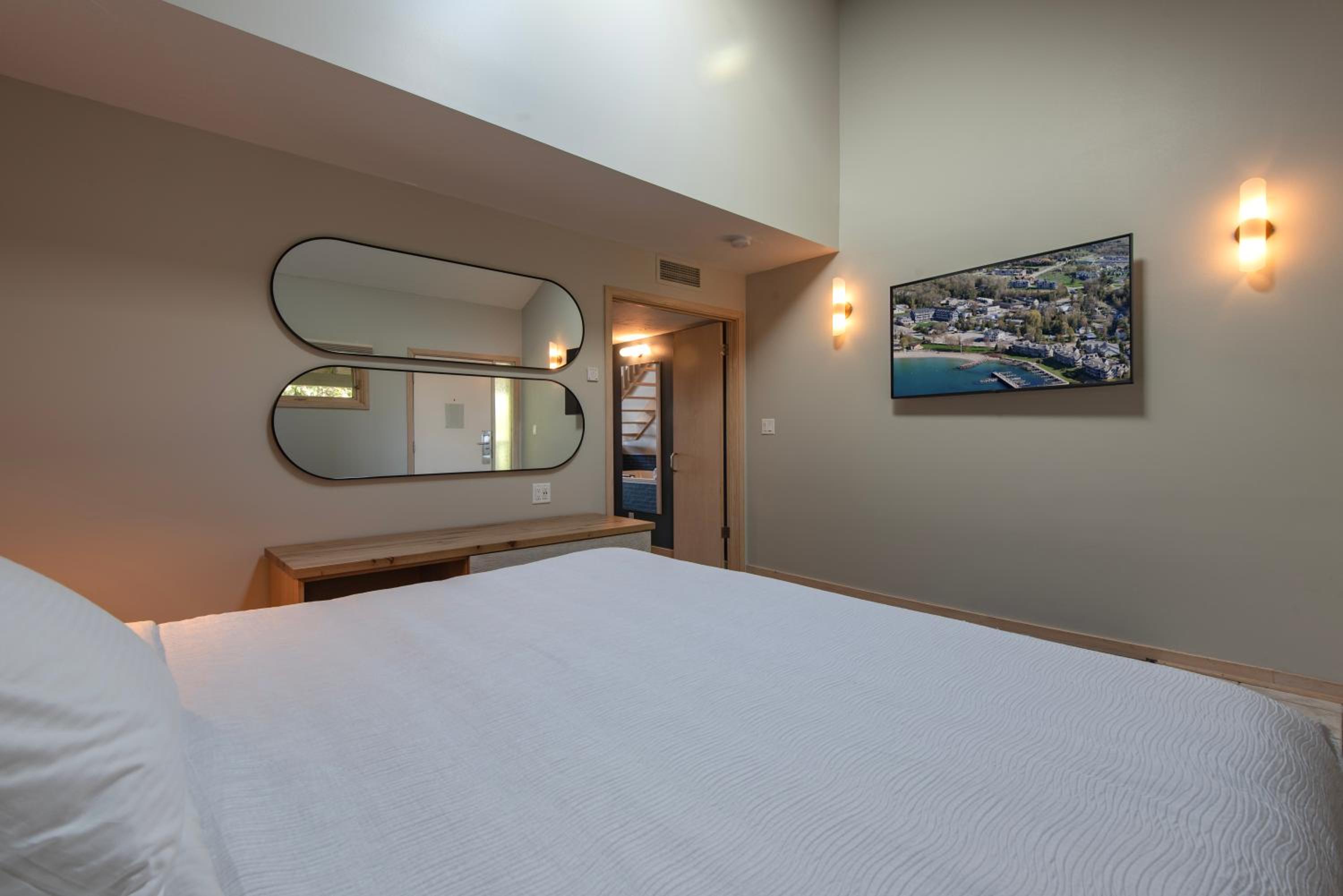 Two King Bed Suite with Hot Tub photo 1