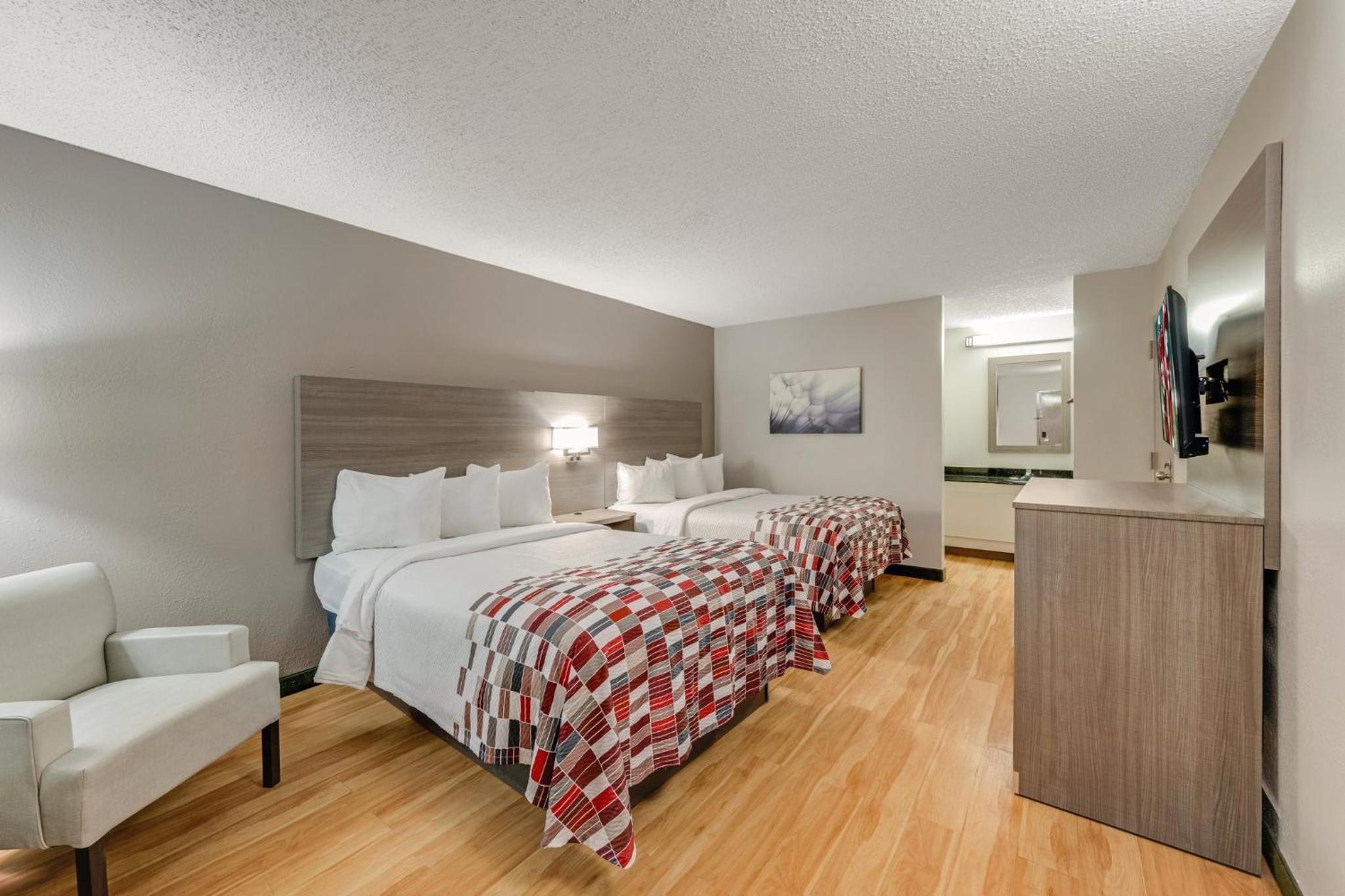 Deluxe Room with Two Double Beds Non-Smoking photo 1