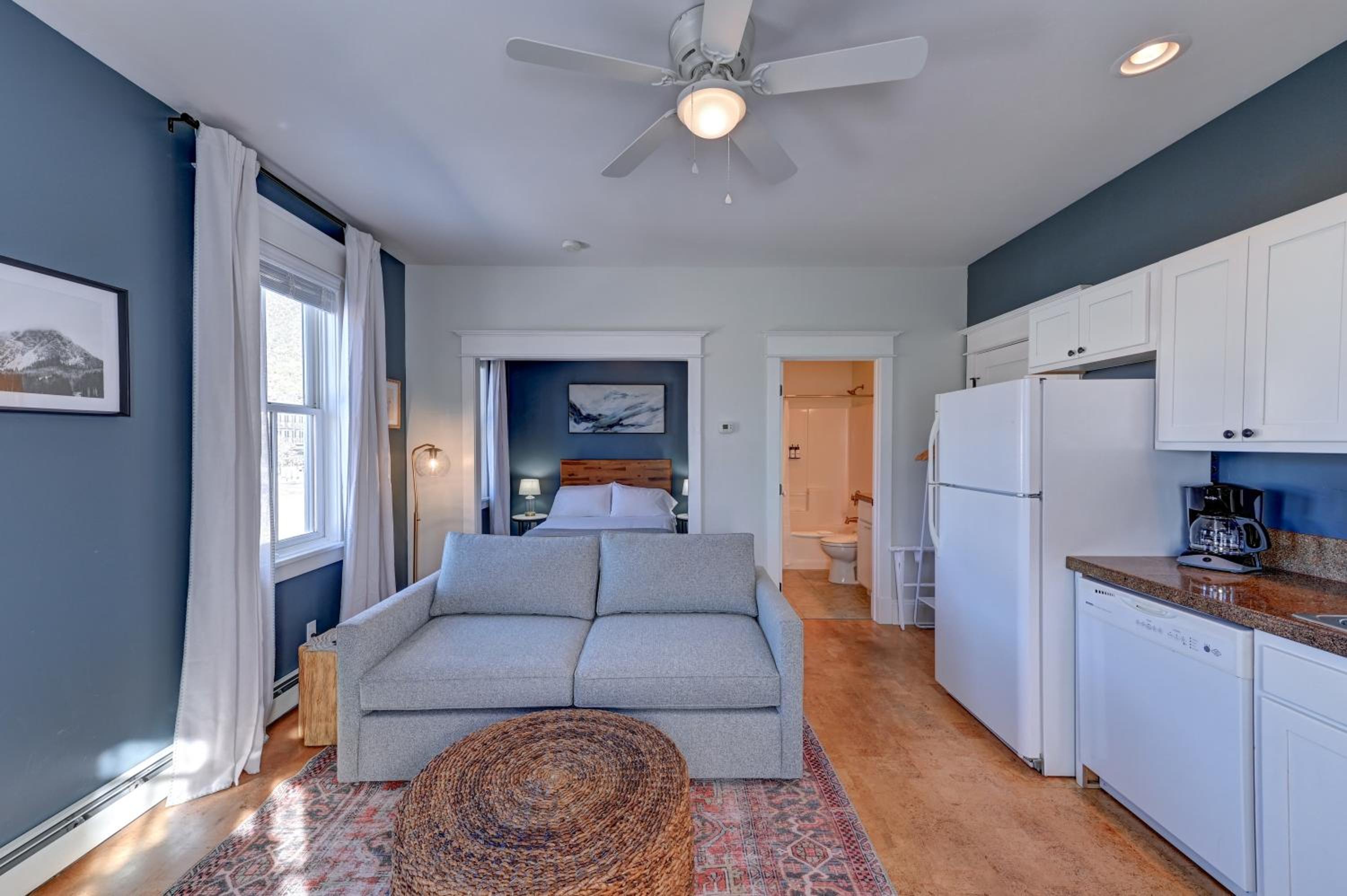 Apartment with Mountain View photo 1