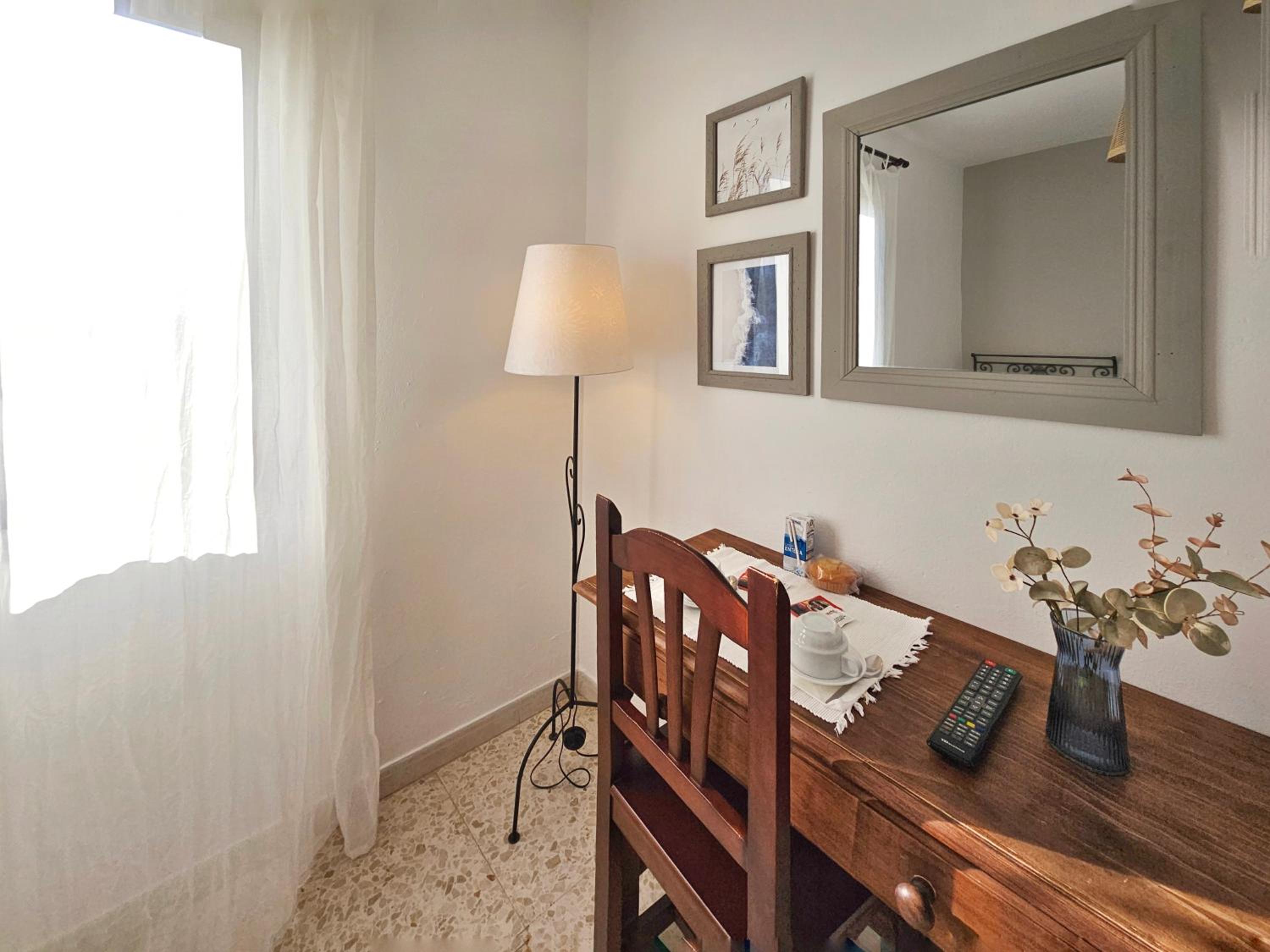 Twin Room - Photo 22