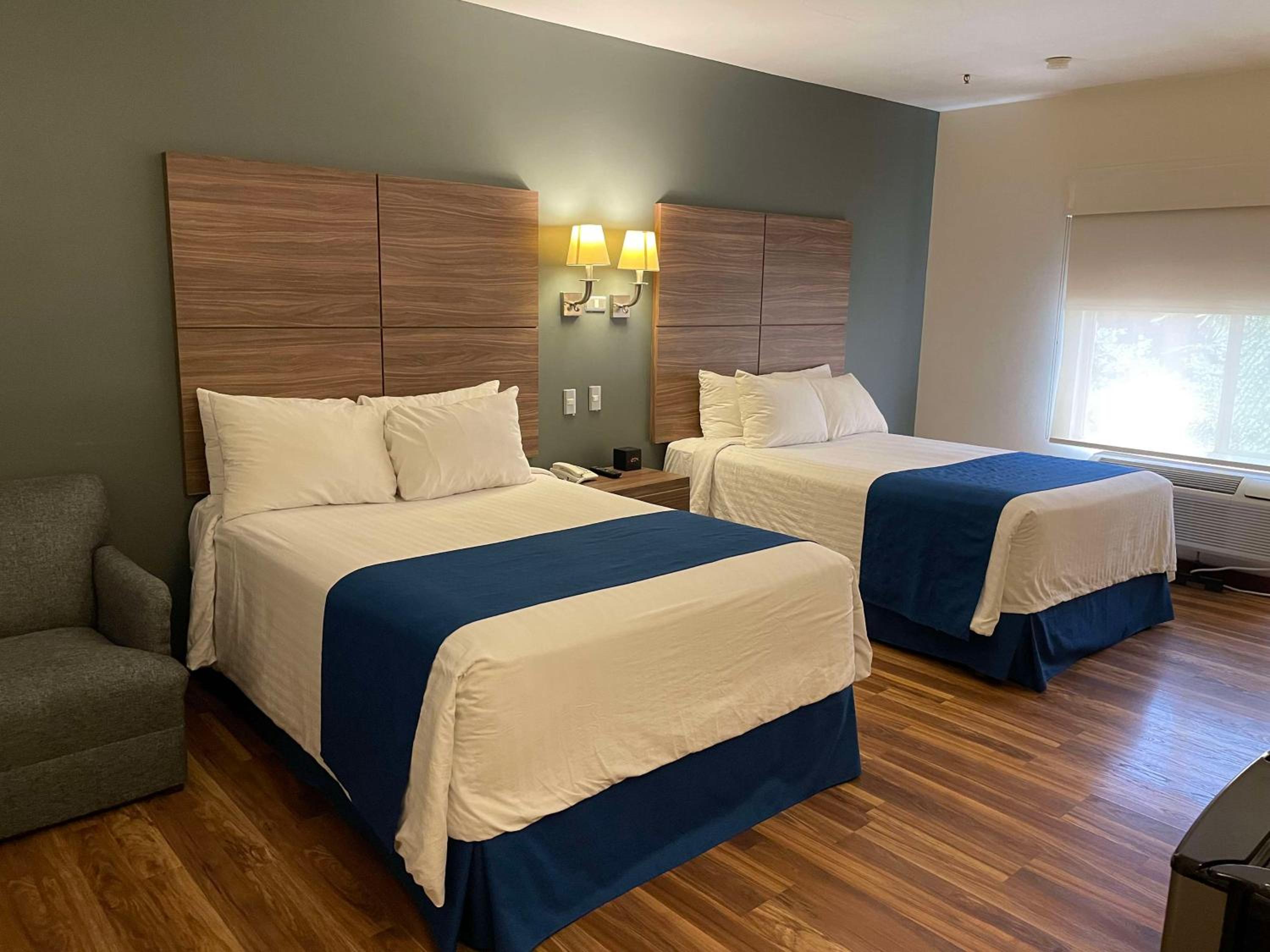Executive Room with 2 Double Beds - Non Smoking - Photo 11